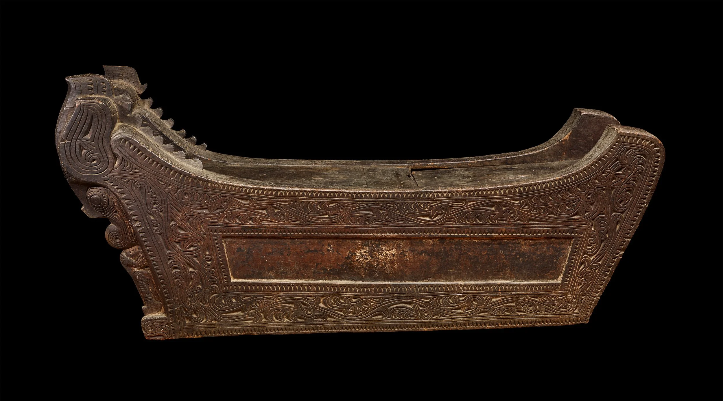 7b Batak bed__018 on black 2.jpg