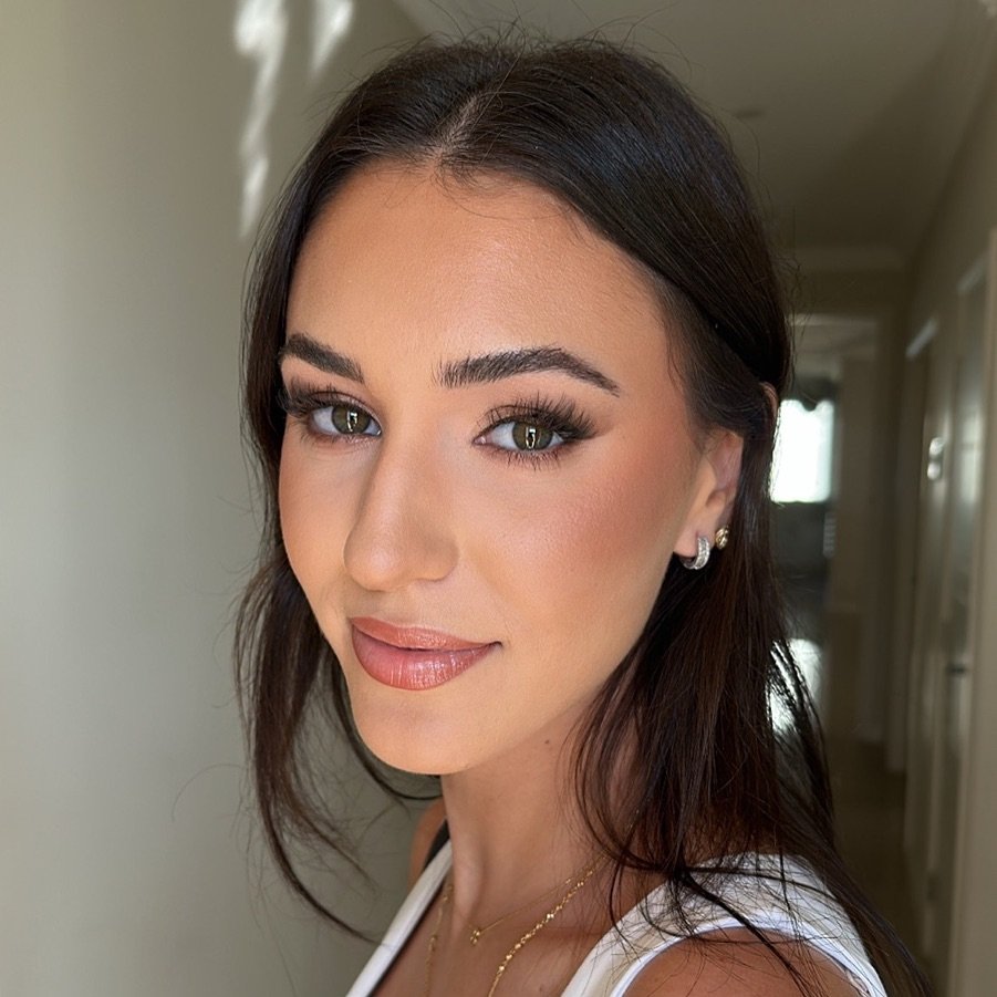 S A B R I N A

@haileybieber eat your heart out 🤎would you believe me, if I told you that the sun was so strong that we couldn&rsquo;t get great lighting for a photo? And this is still the result of this stunner @sabrina_agostino 🥵

@charlottetilbu