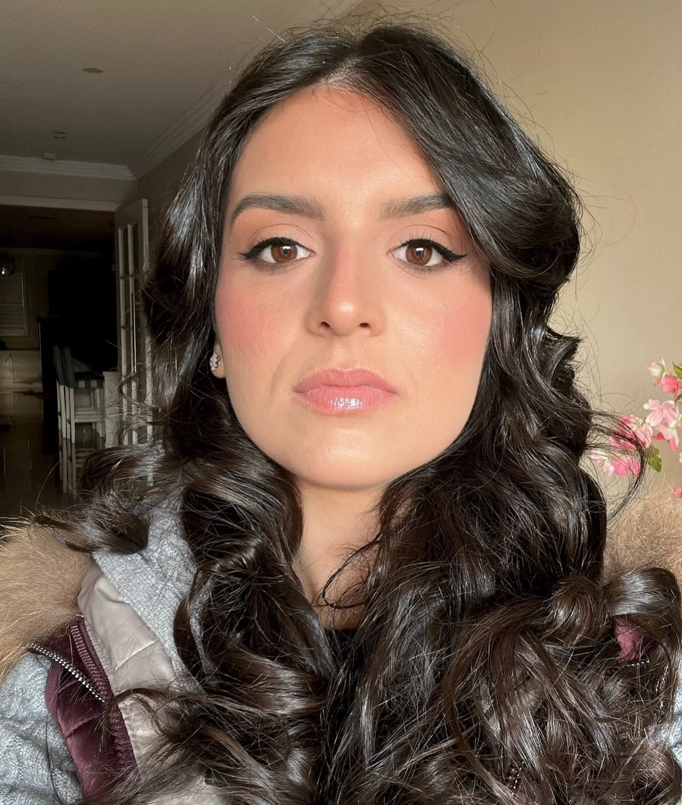 A N N A

@anna.giorgio.93 somewhere between Audrey and Sofia &mdash; with sharper lines and quiet grace 👑 

🇮🇹

#PrincipessaItaliana #OldWorldBeauty #ModernPrecision #ElevatedBeauty #TimelessMakeup #PolishedLook #ClassicGlamour #RefinedBeauty #Und