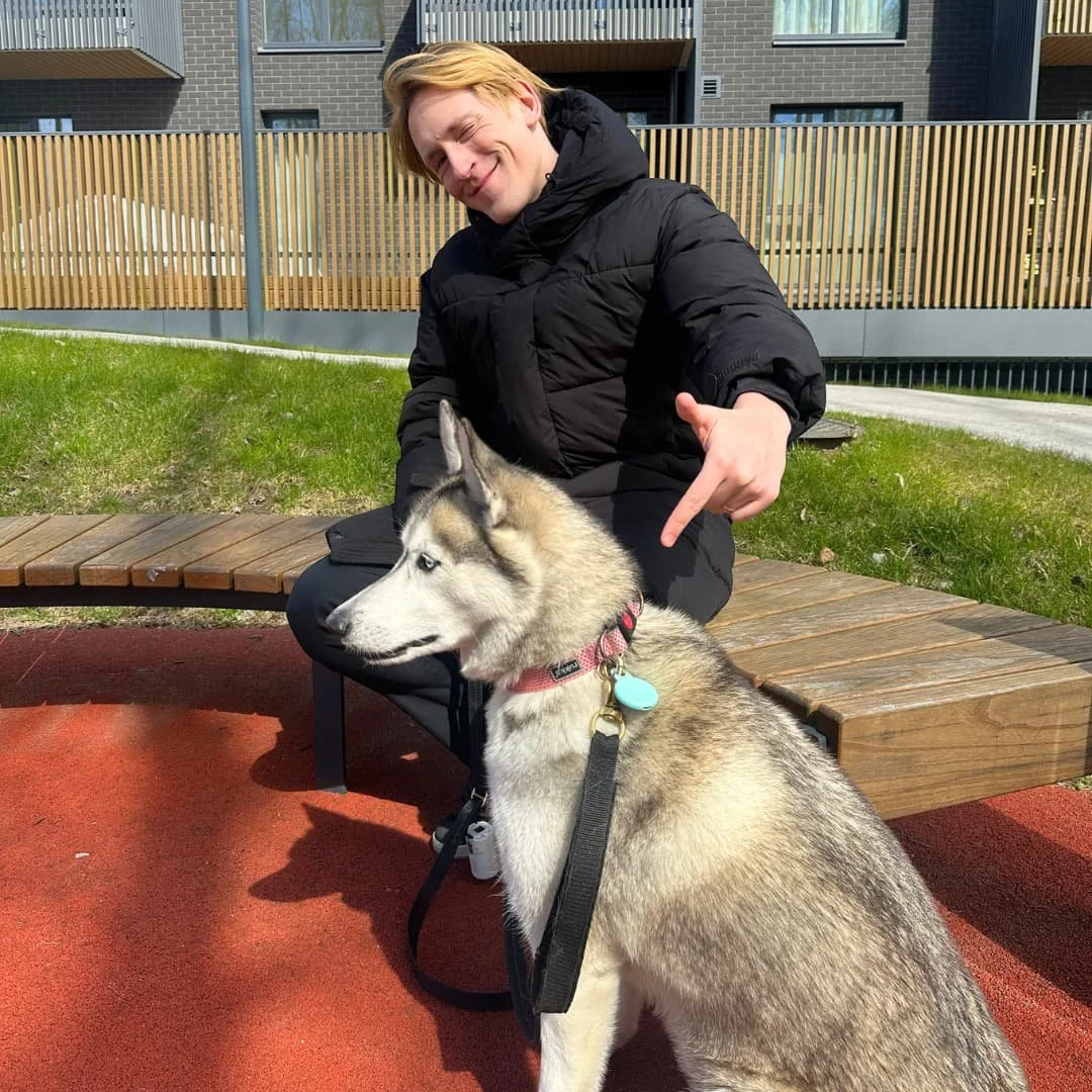 Chipolo as a pet tracker can be a good choice in a city