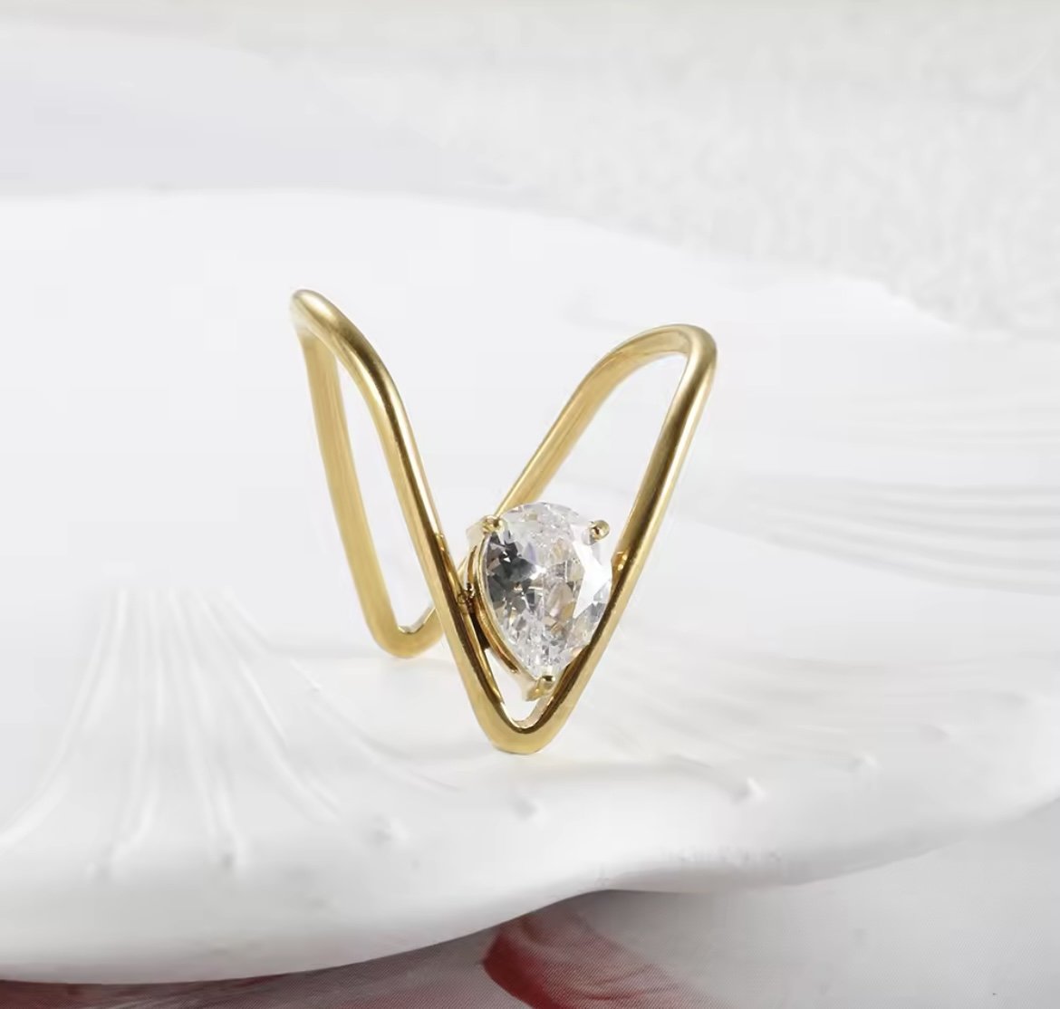 TEARDROP Ring