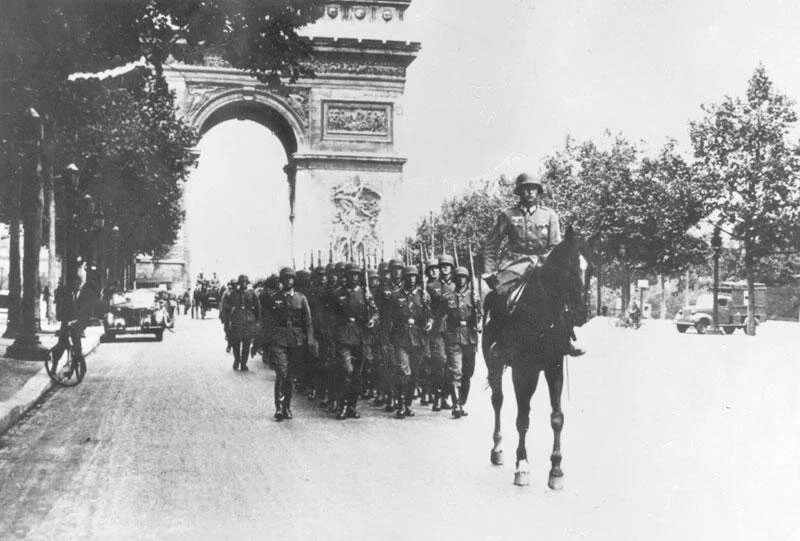 Erich Maria Remarque - Arch of Triumph (1945)</a>