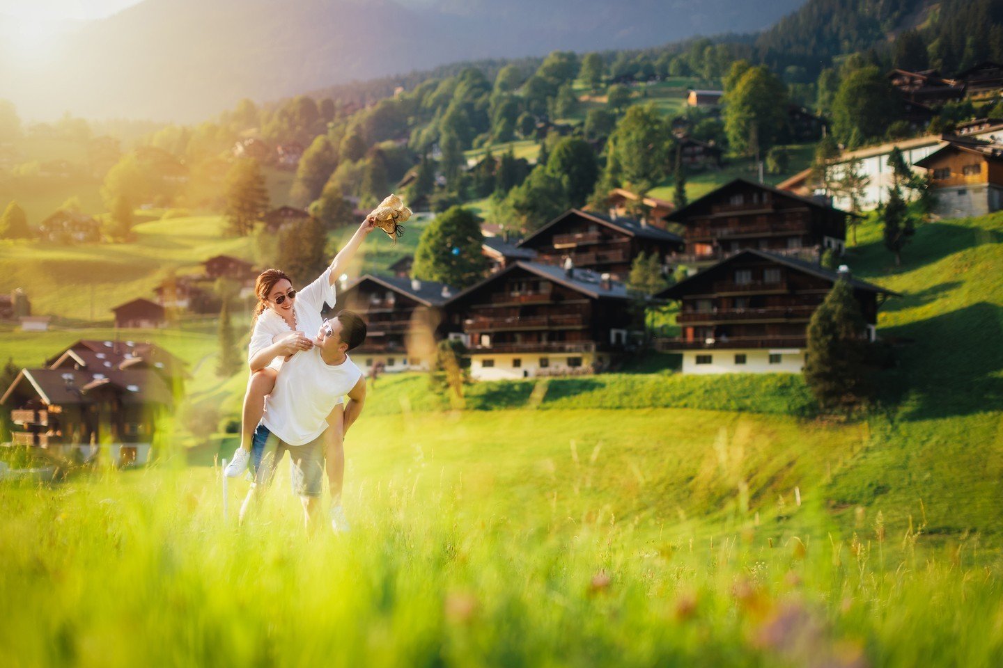 剛出完D好凍既地方，出番啲 warm 既相啦

#香港婚攝 #婚禮攝影 #PreWedding #雪地浪漫 #婚紗攝影 #情侶目標 #寒冷中的愛 #為愛不怕冷 #香港新人 #浪漫婚照 #結婚準備 #愛情故事 #真愛無敵  #婚禮靈感 #婚禮攝影師 #愛情最暖 #冬季婚禮 #情侶生活 #結婚計劃 #香港愛情 #情侶相  #婚紗照 #夢幻婚禮 #愛情無價 #結婚專屬 #香港情侶 #浪漫記錄