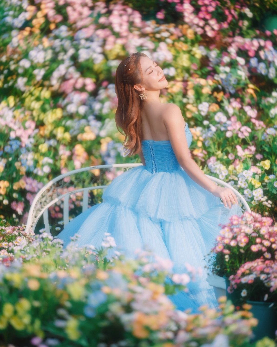 Couple: Sunny &amp; Peter
Photography: @themphoto.wedding , @themphoto.official 
Mua: Phoebe @fi.makeup_workshop 
Wedding Dress: @stilland.bridal 
Venue: My Happiness Garden

#hkprewedding #婚紗照 #麥斯光流
