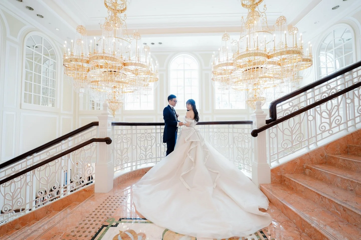 麥斯光流 Wedding day

呢度影咁多次都係咁靚😆
Photography crew: @themphoto.wedding , @themphoto.official , @_852._.hinkercheung 
Mua: @panda886_makeup