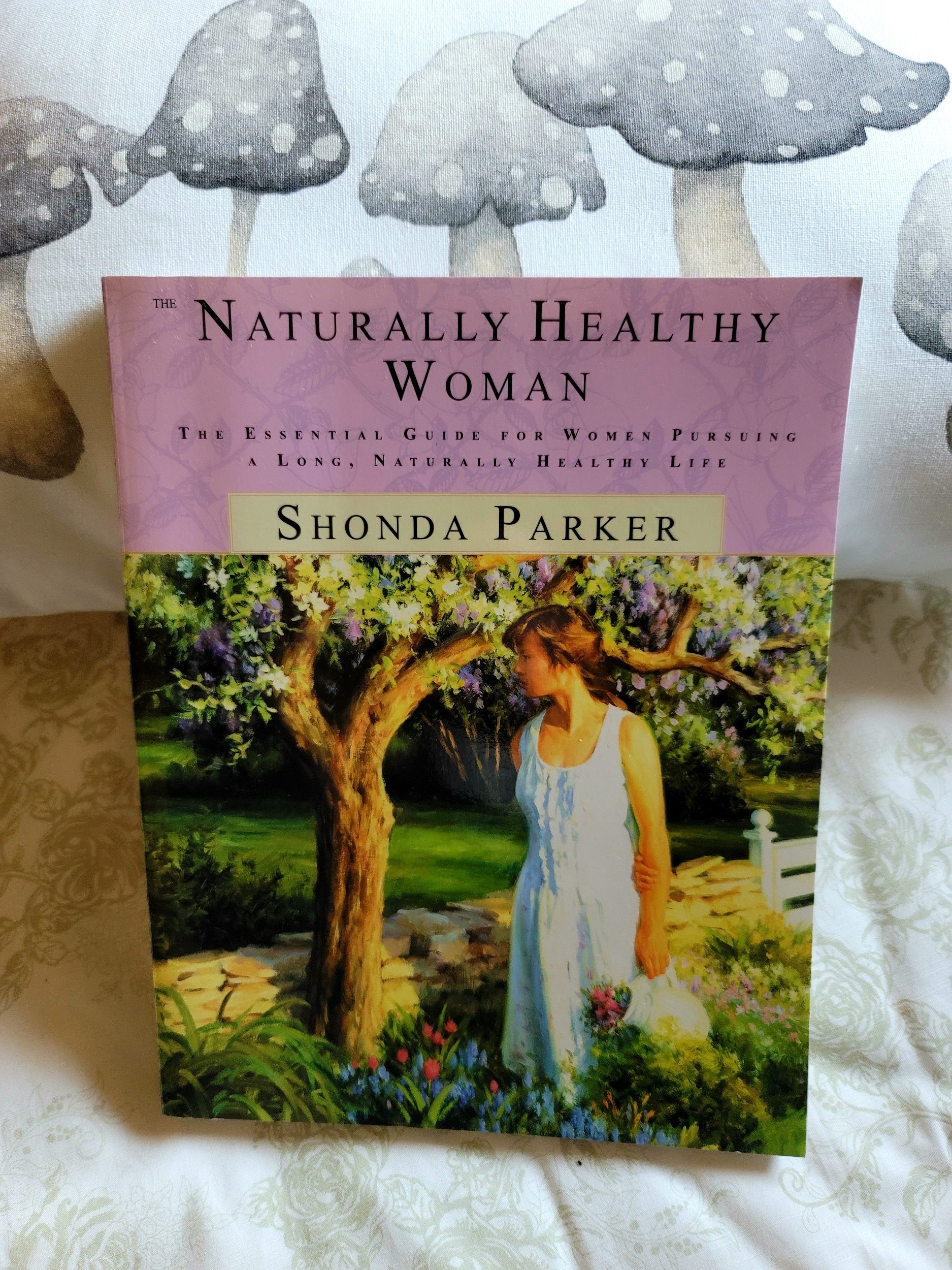 Book Review: Naturally Healthy Woman by Shonda Parker