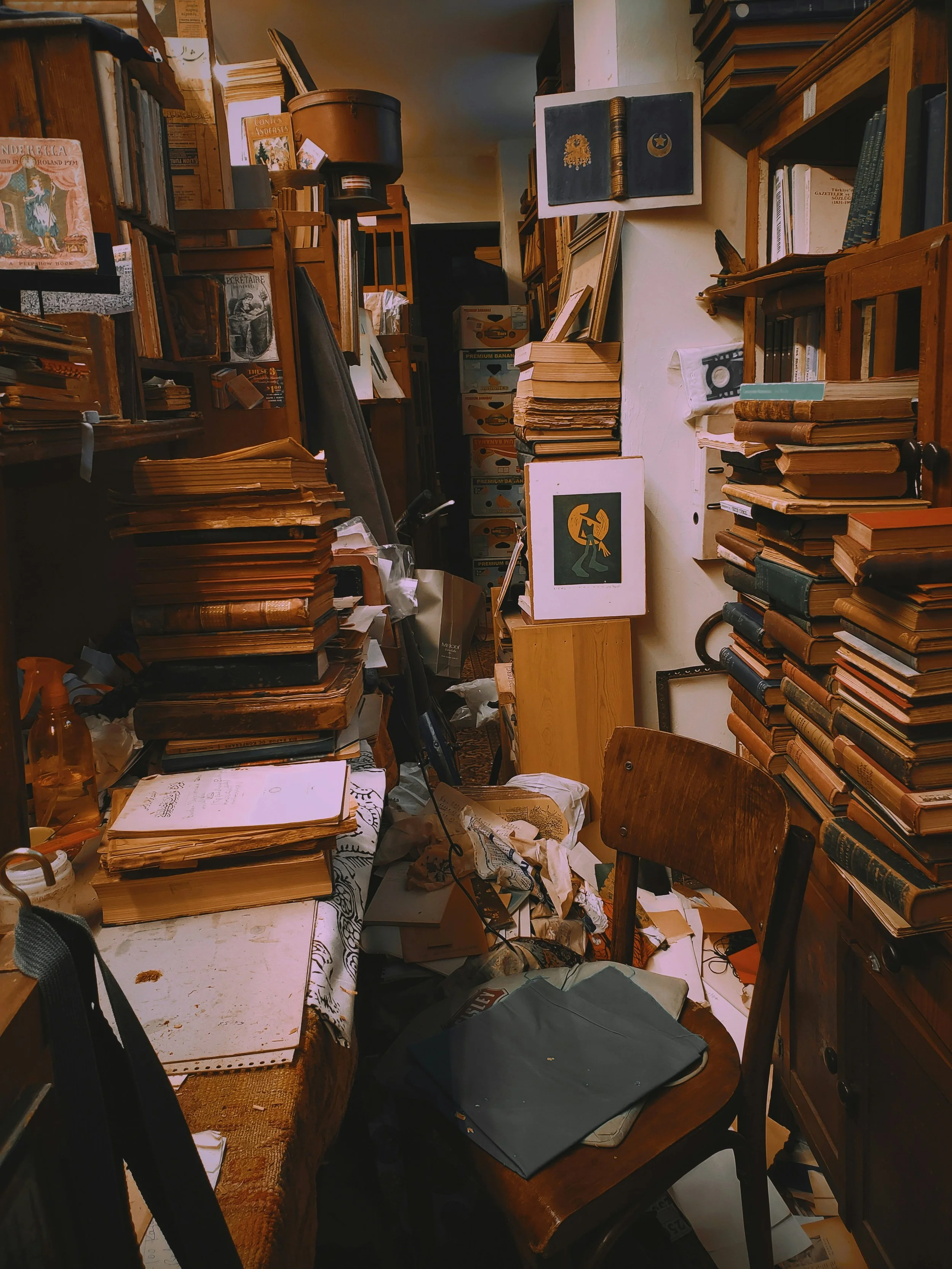 The Oddity of the Inner Life of the Author: Behaving Normally