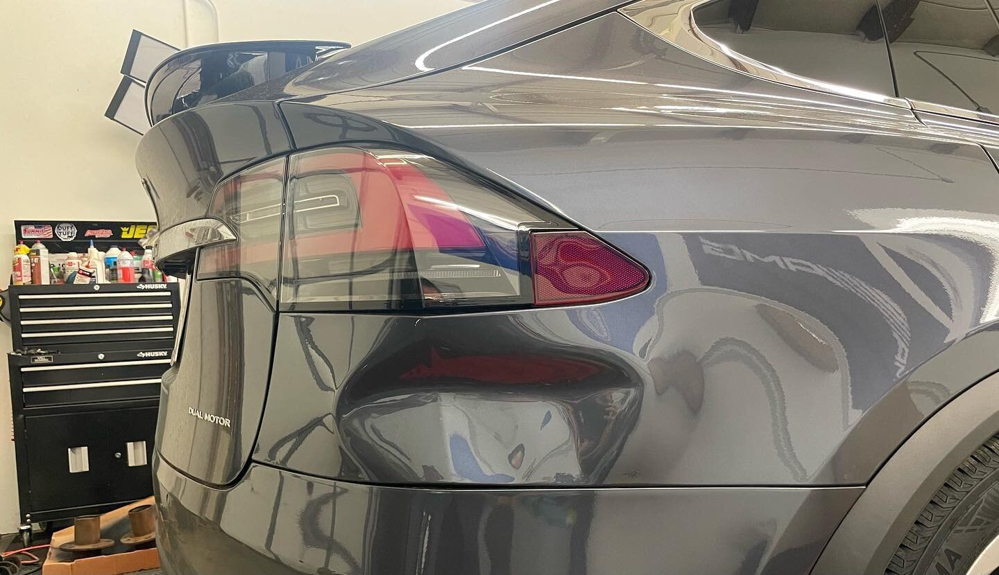 ⚠️ Smashed aluminum quarter panel on this Tesla X ⚠️ We turned this around in one day, no car fax and the car is returned back to its factory condition.