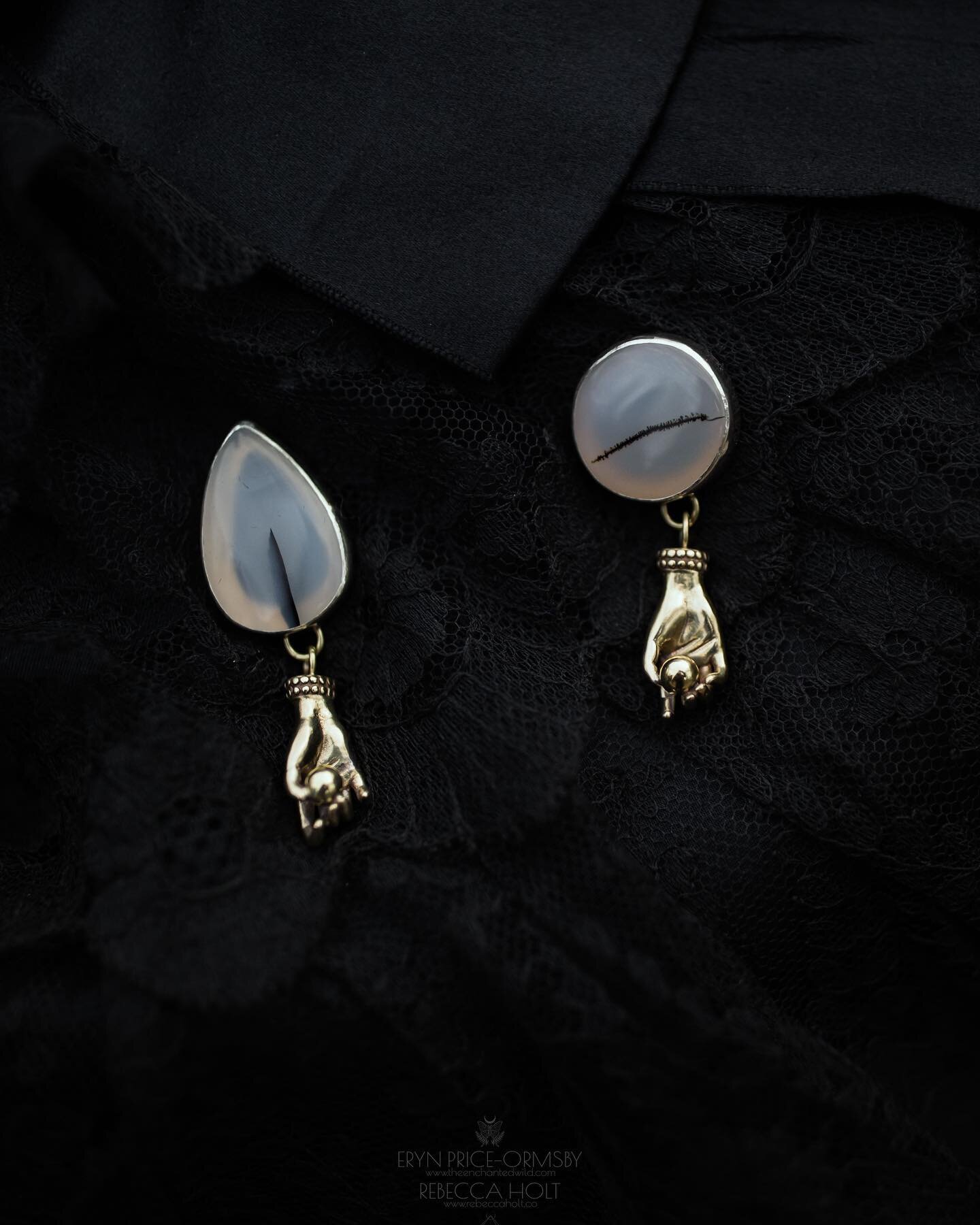 SWIPE-&gt; First up, these &ldquo;Inkwritten&rdquo; teardrop and circle dendritic agate pins. Please click the photo to view the product tags. Click the product tag to checkout on my shop. 

These stones are set in sterling silver with a window cut o