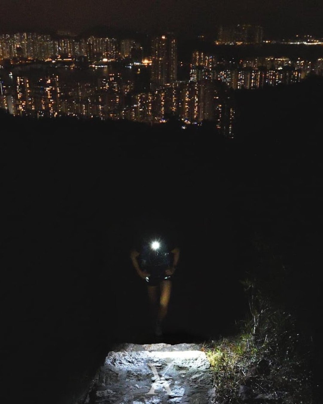 🏃&zwj;♀️The 400 Mile Challenge!🥾
. . .
Virginie Goethals, co-founder of RUN Hong Kong, is taking on an enormous challenge! As well as this being a huge personal challenge, Virginie's wish is that her efforts will also contribute to the relocation o