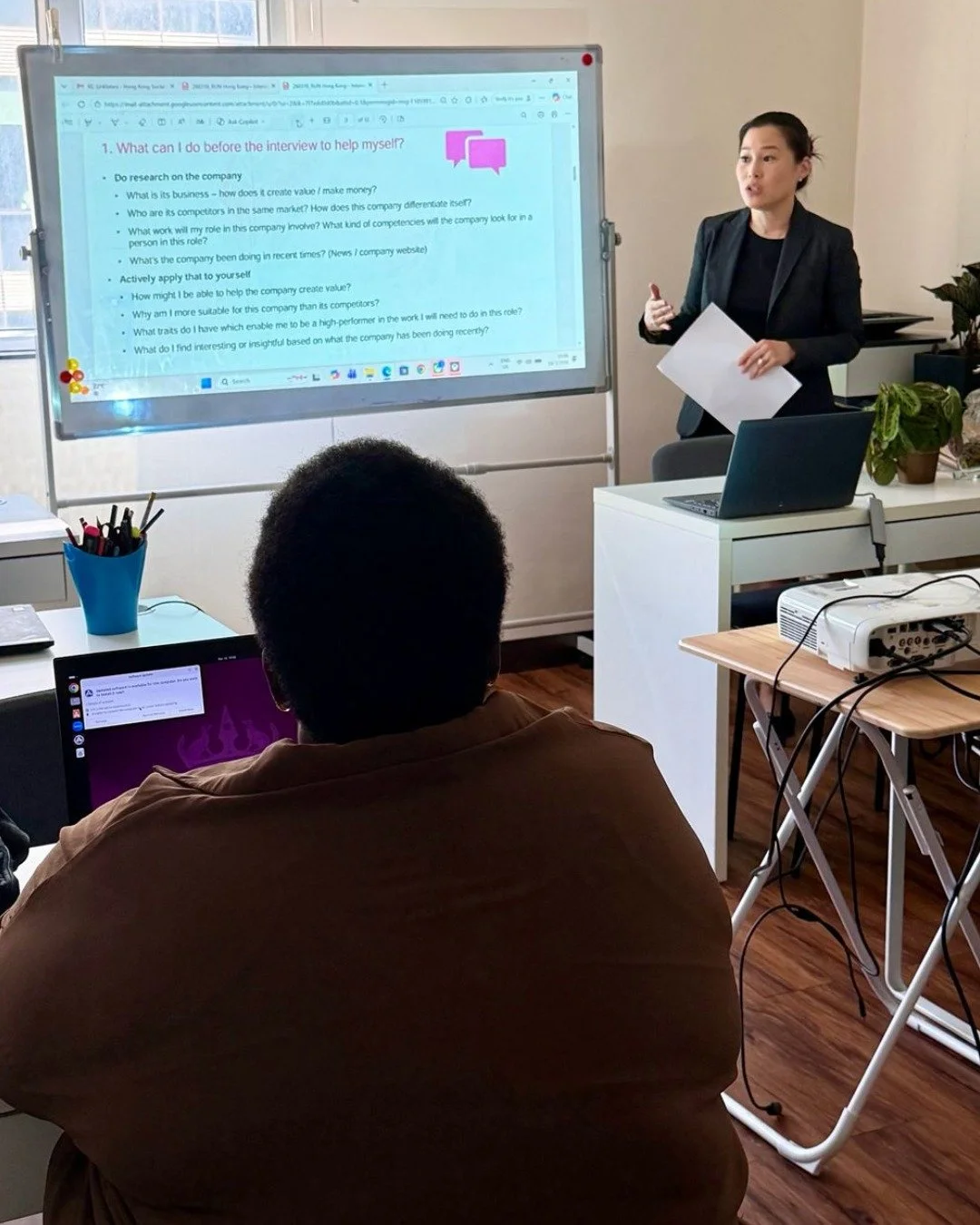 𝗟𝗶𝗻𝗸𝗹𝗮𝘁𝗲𝗿𝘀 &lsquo;𝗧𝗼𝗼𝗹𝗸𝗶𝘁 𝗳𝗼𝗿 𝗦𝘂𝗰𝗰𝗲𝘀𝘀&rsquo; 𝗪𝗼𝗿𝗸𝘀𝗵𝗼𝗽
. . .
This week, we were thrilled to welcome Janet Wang and Alexander Tsang from Linklaters to one of our RUN classrooms, where they hosted an incredible &lsquo;