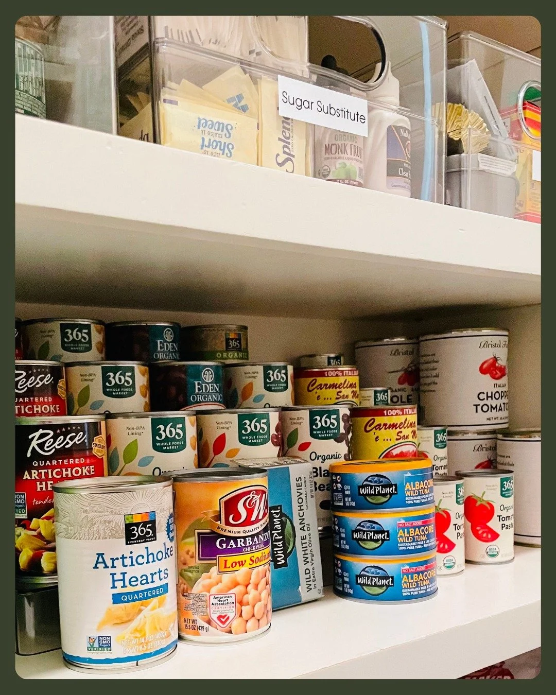 Is your pantry functioning for you? If not, I can help! I would love to help you declutter and organize your space so it is efficient and functional for you. Contact me today via my link in bio. 
#organizedpantry #organizedkitchen #losangelesorganize