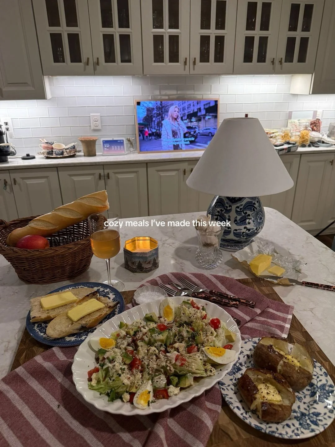 cozy meals I&rsquo;ve made this week. Basically reusing a roast chicken in every way imaginable #cozyrecipes #comfortfood #roastchicken