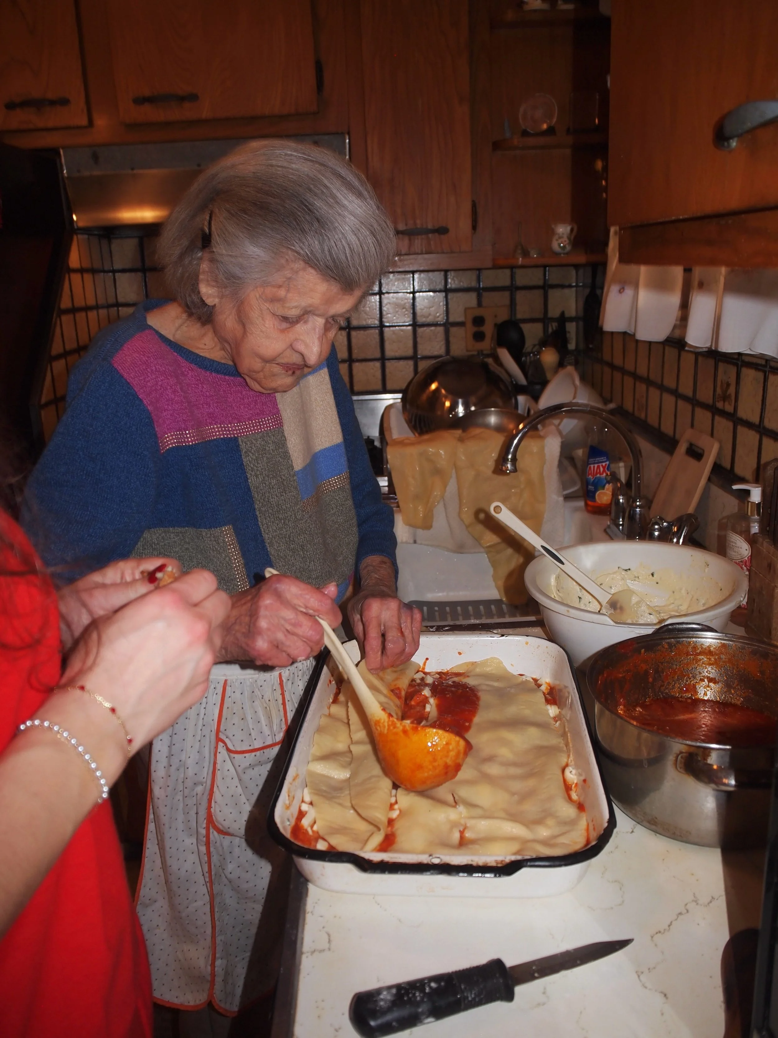 happy 93rd birthday to the chicken cutlet queen, the lasagna lady, the pastina princess, my Nonnie 🇮🇹👑