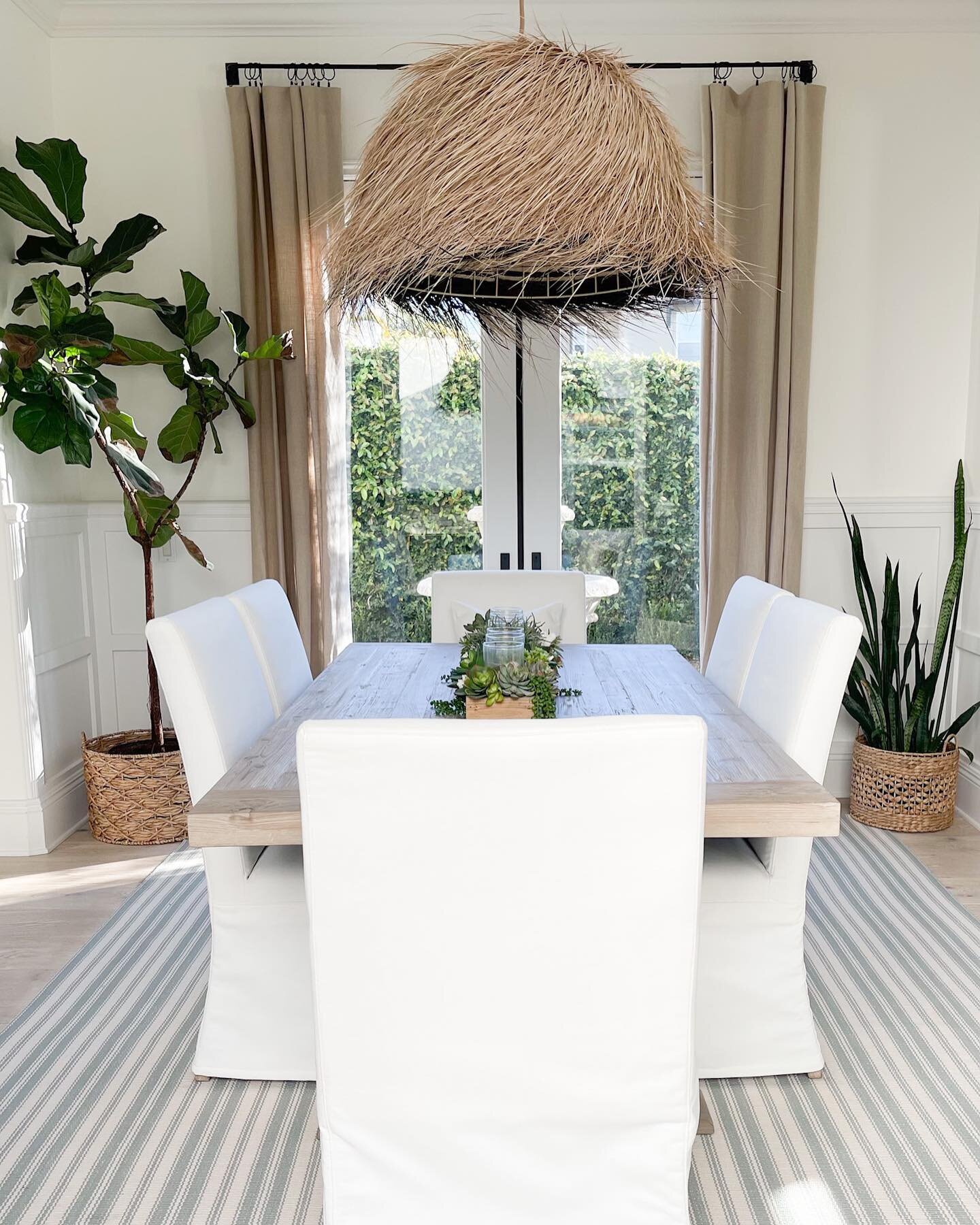 The Suspension Palmier brings the Mediterranean beach inside your home and is sure to leave a lasting impression on your guest! Each pendant is handcrafted and unique. Check out our website @ www.driftwooddesignsbykm.com for sizes and pricing. Design