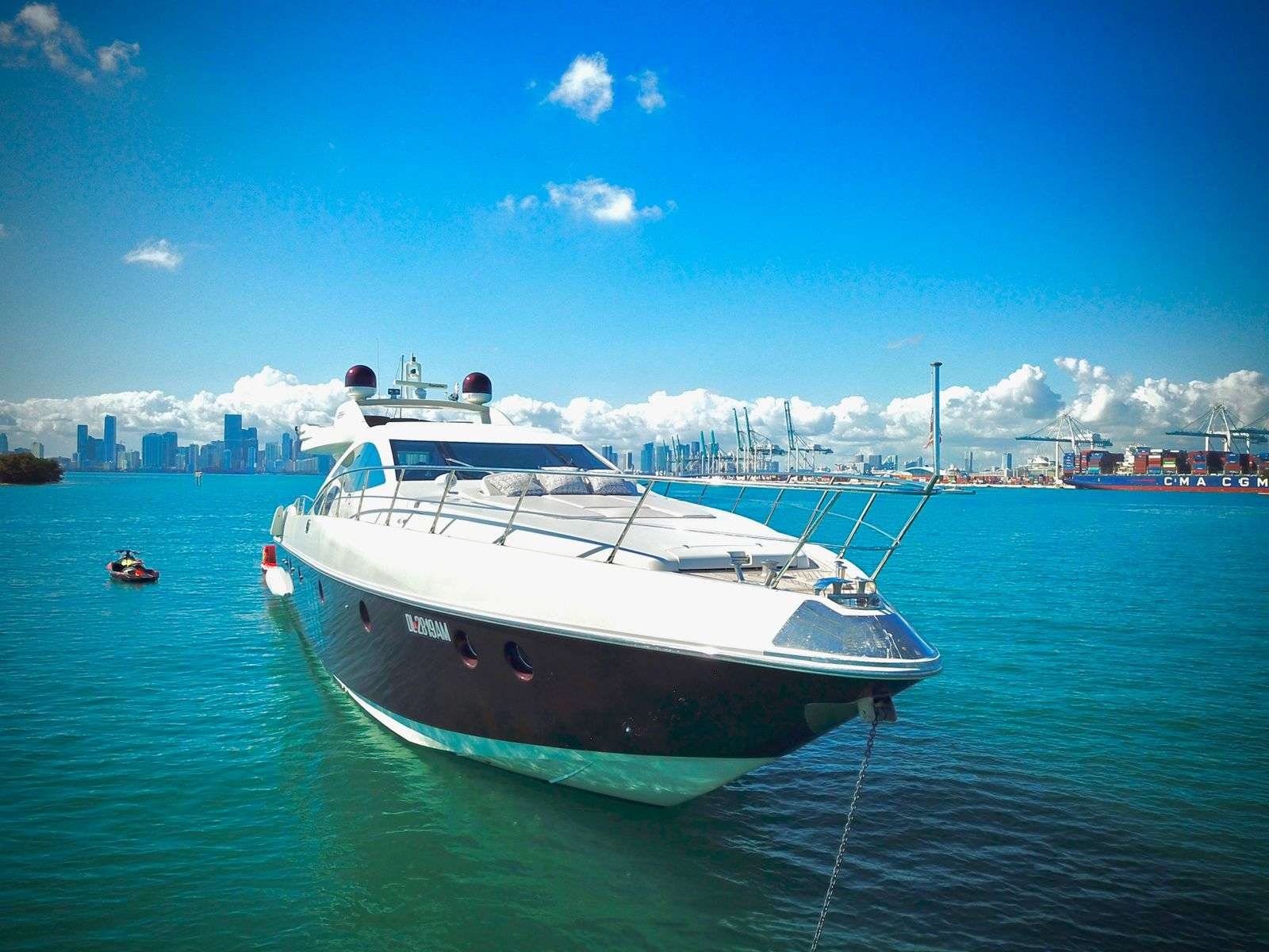 Leonardo 86' - Seaduction Yacht Charters