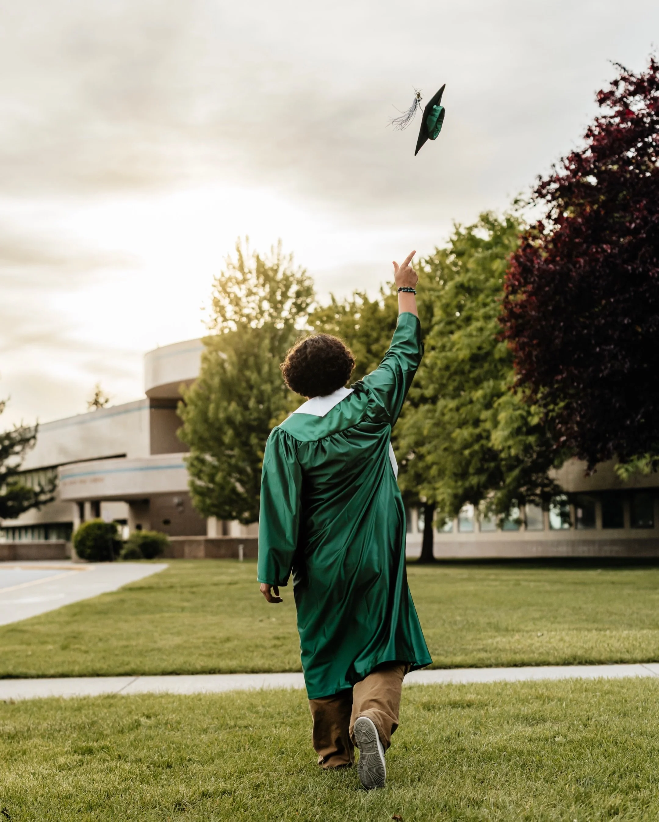 ✨ Nestor | Class of 2026 🎓✨

 #spokaneseniorphotographer #washingtonseniorphotographer #seniorpictures #capandgownpics