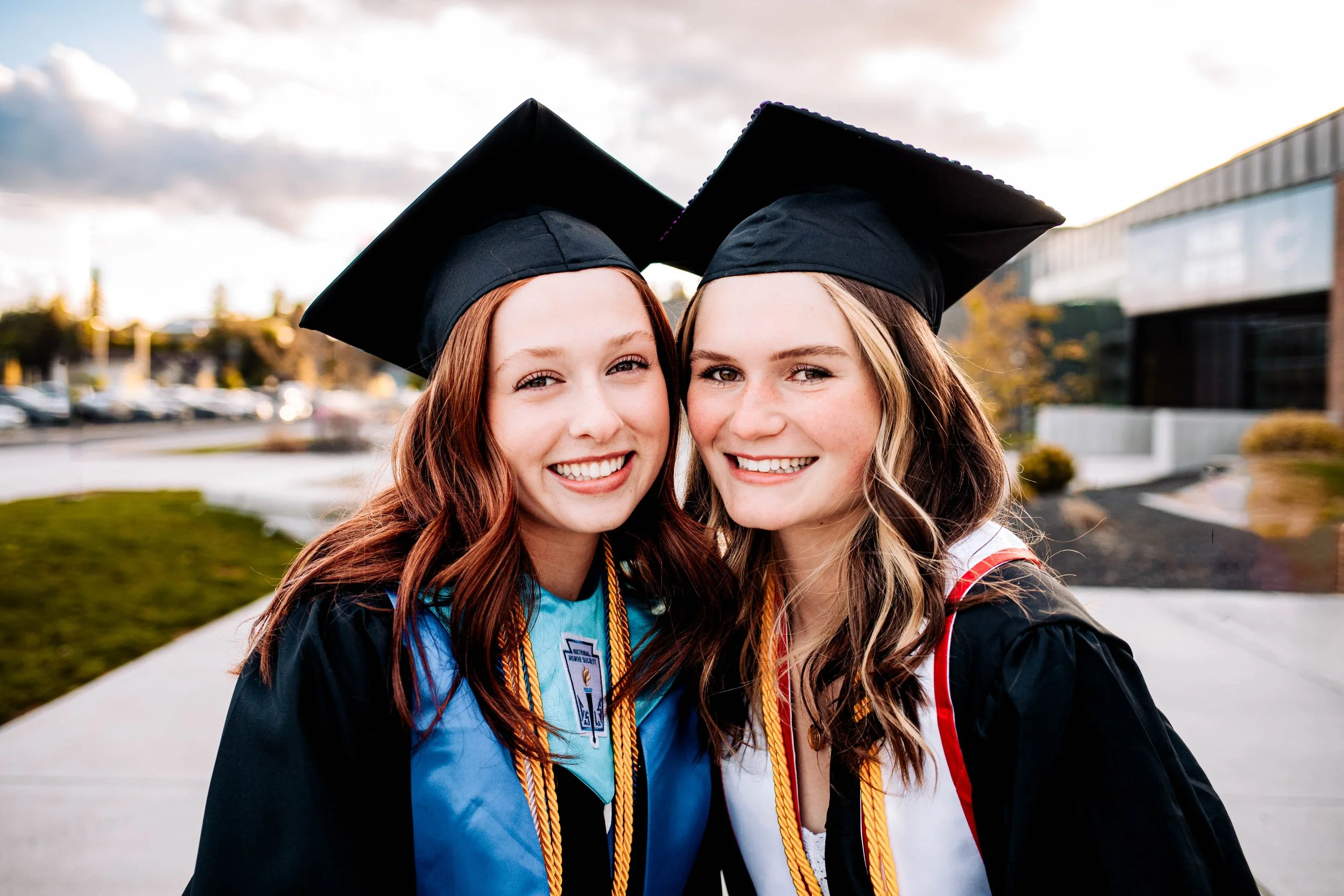 spokane cap and gown high school senior photoshoot