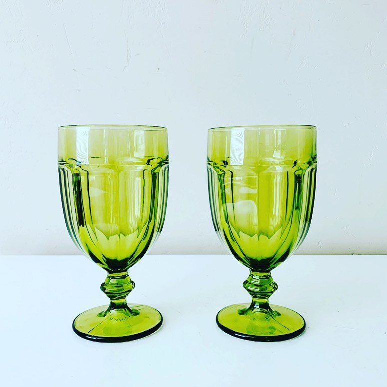 Happy Hour in Style with these Vintage Moss Green Glass Goblets➕Various Other Unique Shaped Glassware will Add Texture and Memorable Detail to Gatherings around the Table! Available in Our Local Space. 210 NW Congress St. Bend #vintage #glassware #gr