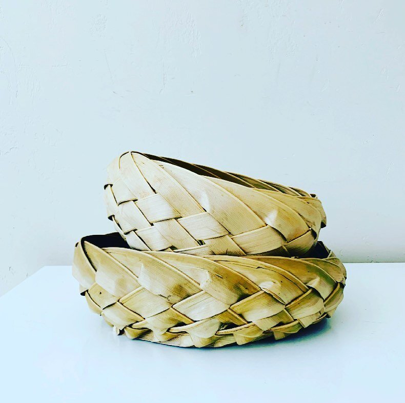 A Tisket. A Tasket. Handmade Palm Leaf Baskets! These Natural Beauties Meet the Criteria of Form➕Function. Available in Our Local Space @iron.horse  210 NW Congress St. Bend #vintage #handmade #palmleaf #basket #homegoods #natural #sustainableliving 