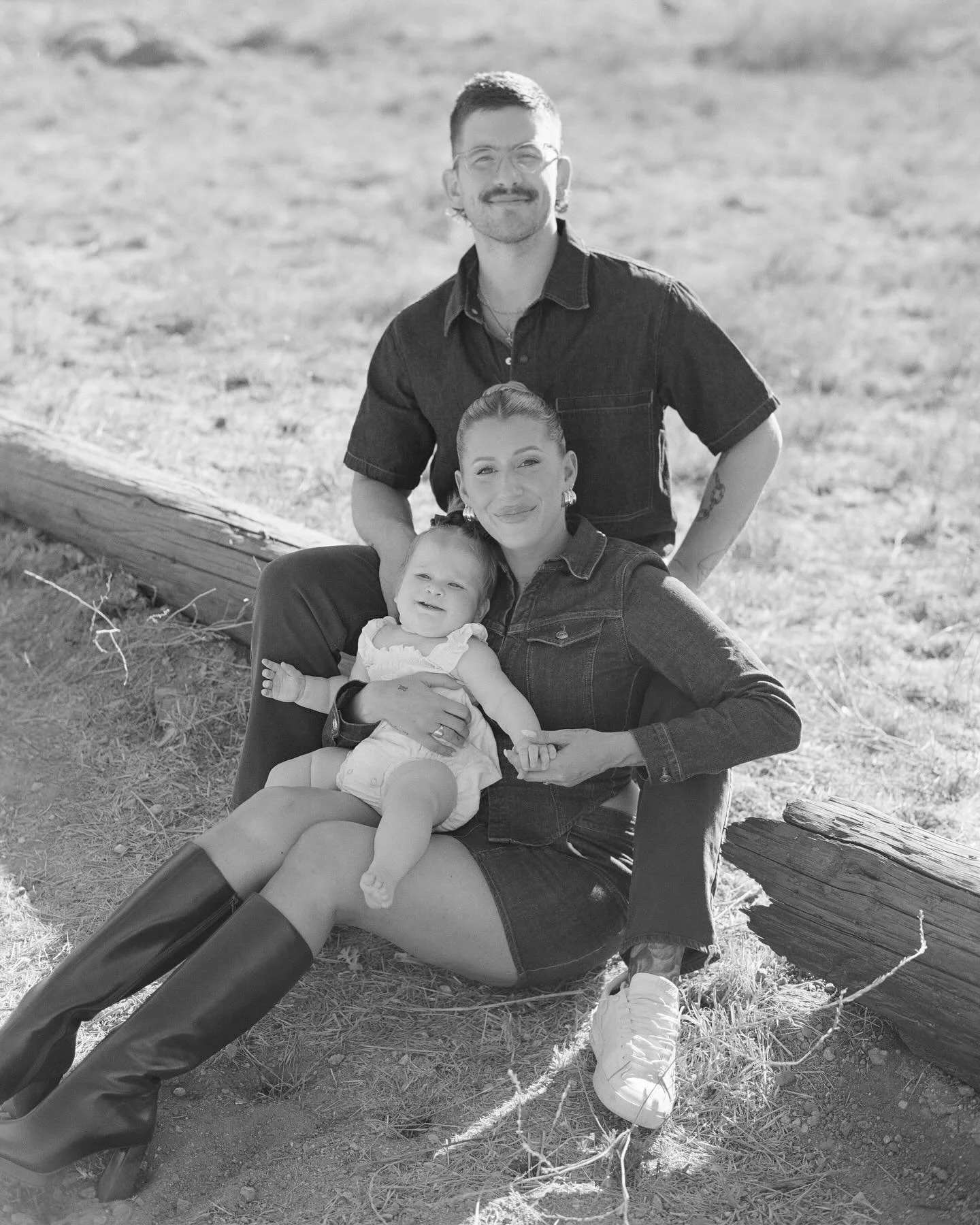 In the spirit of being thankful, I thought I&rsquo;d share that I am so grateful for a job that allows me to do what I love from anywhere in the world 🖤📸

With that said - I am so excited to share that my business has expanded and is now bicoastal!