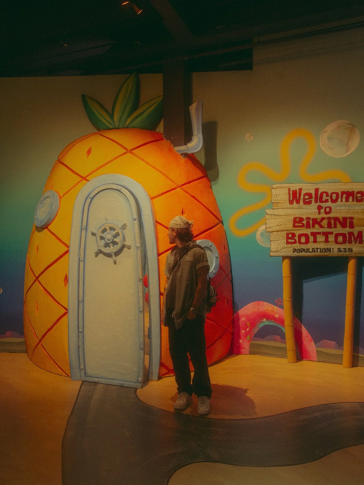 MTV welcome to my crib 🍍
@wondr.experience thank you for letting me turn bikini bottom cinematic during our visit to Amsterdam! 
Swipe till the end for the best 📸 
.
.
.
.
#spongebob #amsterdam #wondr #wondrexperience #experience #travel #amsterd