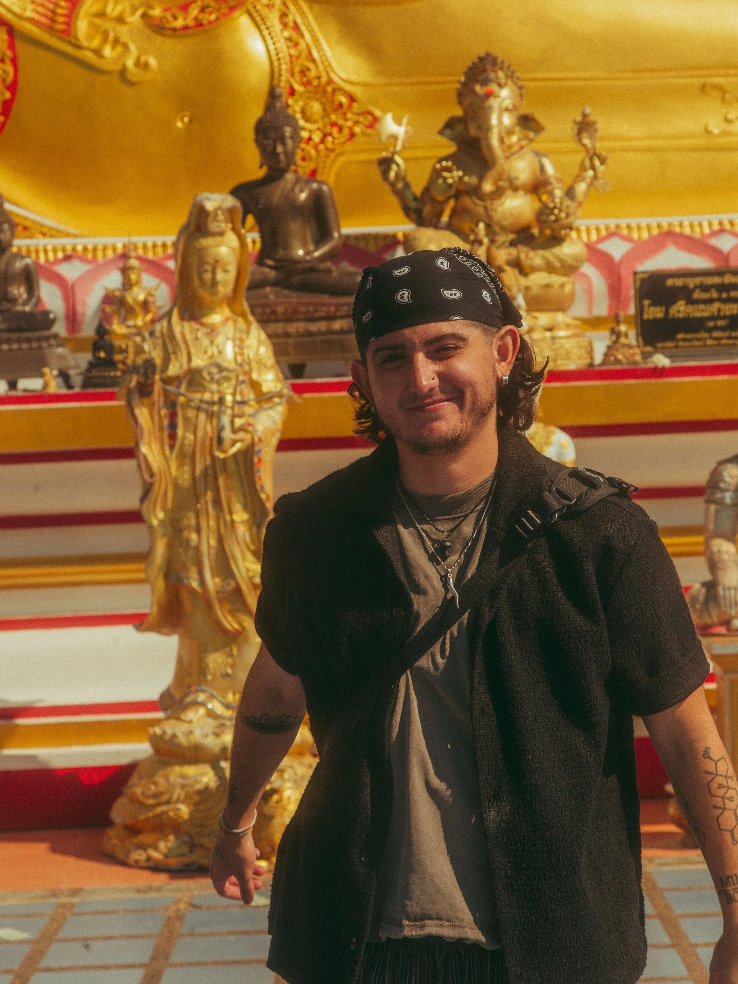 Reminicising on my Thailand trip through this dump 🫶🏼

Missing all these people and this trip so bad I might have to start editing that vlog soon&hellip; 🎥🎞️

Where should we go with @trovatrip next? (Answer on the poll on my reel before this 👀)