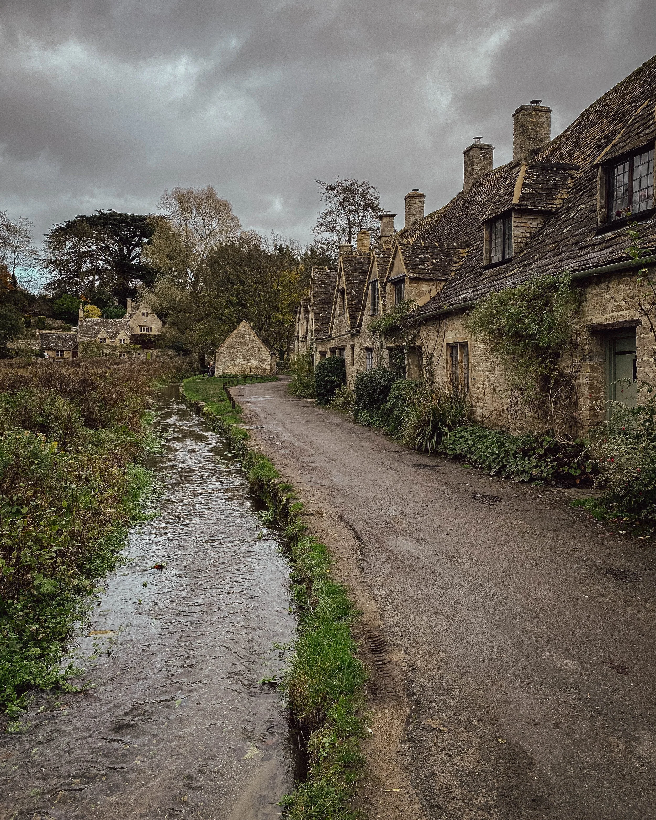 Arlington Row Bibury on a Cotswolds village-hopping itinerary