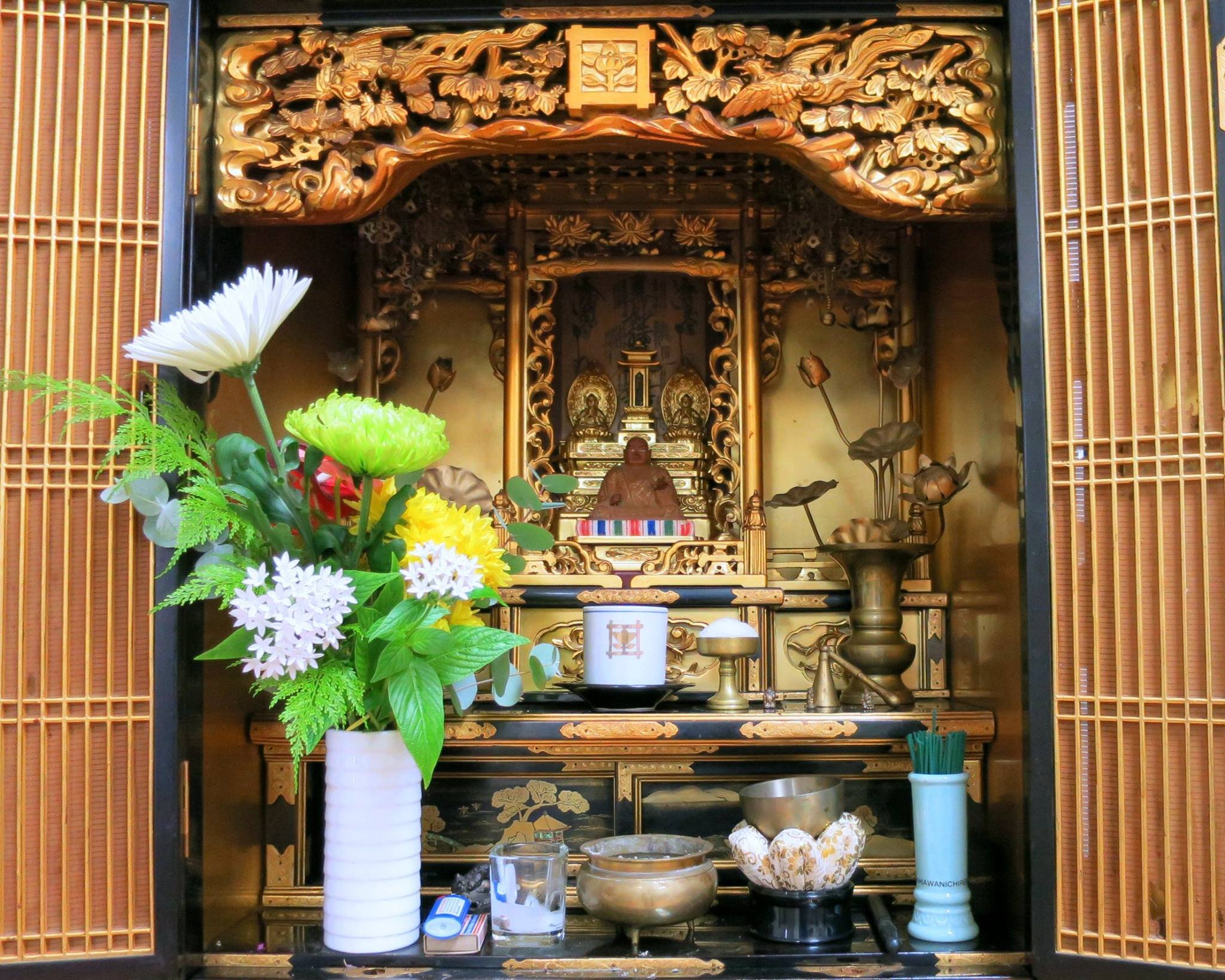 Wahiawa_Temple_Altar-3.jpg