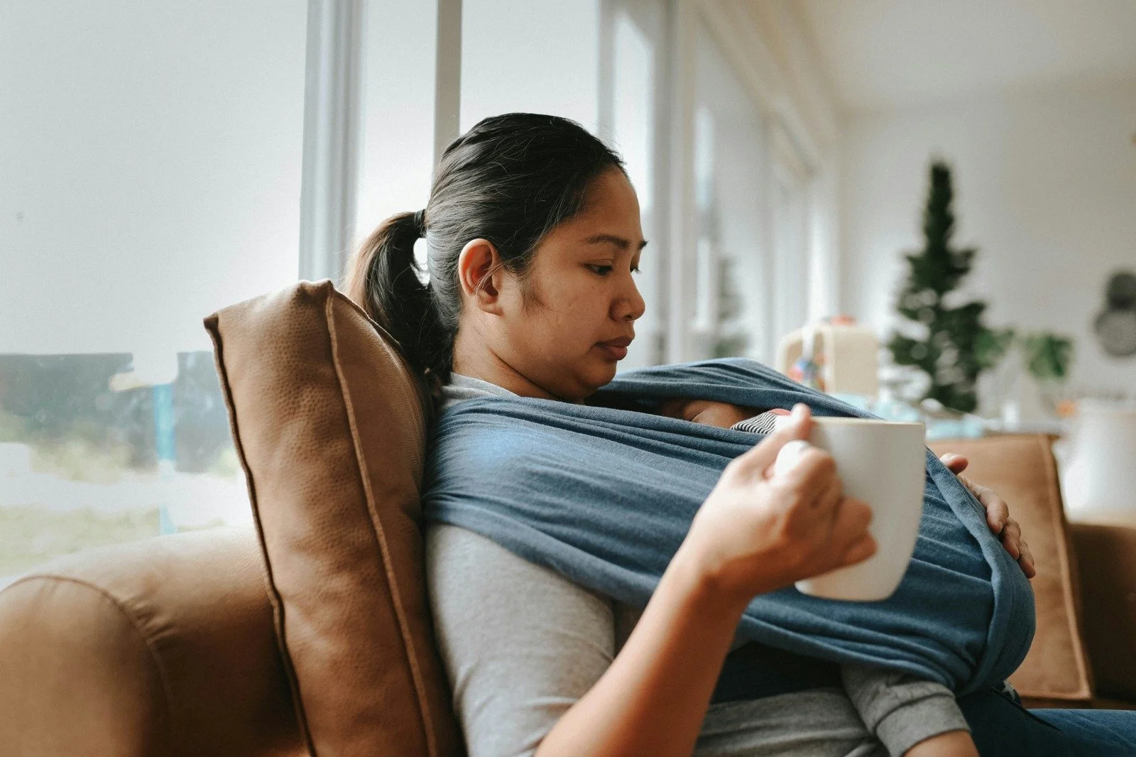 Postpartum Depression and Anxiety vs Baby Blues: Why Do I Feel This Way After Becoming a Mom?