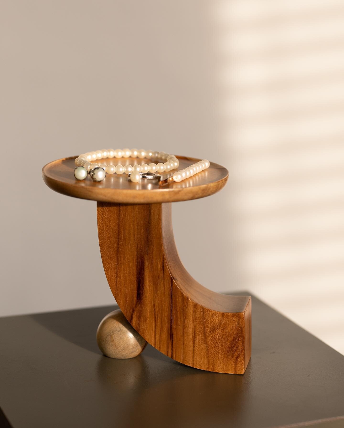 New jewelry or new plants? whatever your love language, our mini stands hold up 💝

Get Vday discounts + free shipping on our website until Feb 14 with code PLANTLOVE23
.
.
.
.
#plantstand #plantstyling #plantdecor #jewelrystand #jewelrydish #catchal
