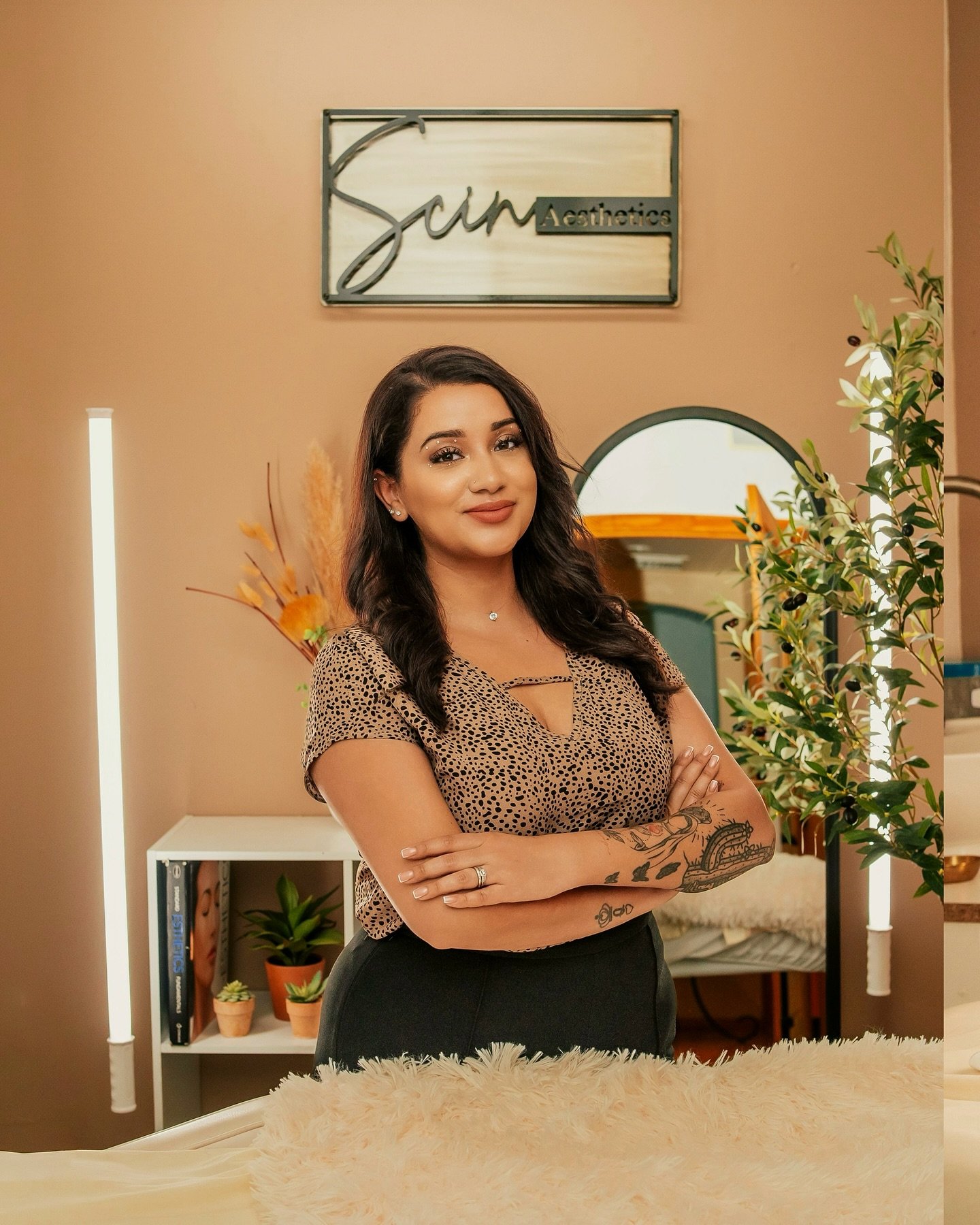 Had the pleasure of showcasing Cinthia’s talent and dedication as an esthetician through this branding shoot.
Her passion for her craft was evident in every shot. For top-notch skincare and personalized beauty treatments, be sure to check out
