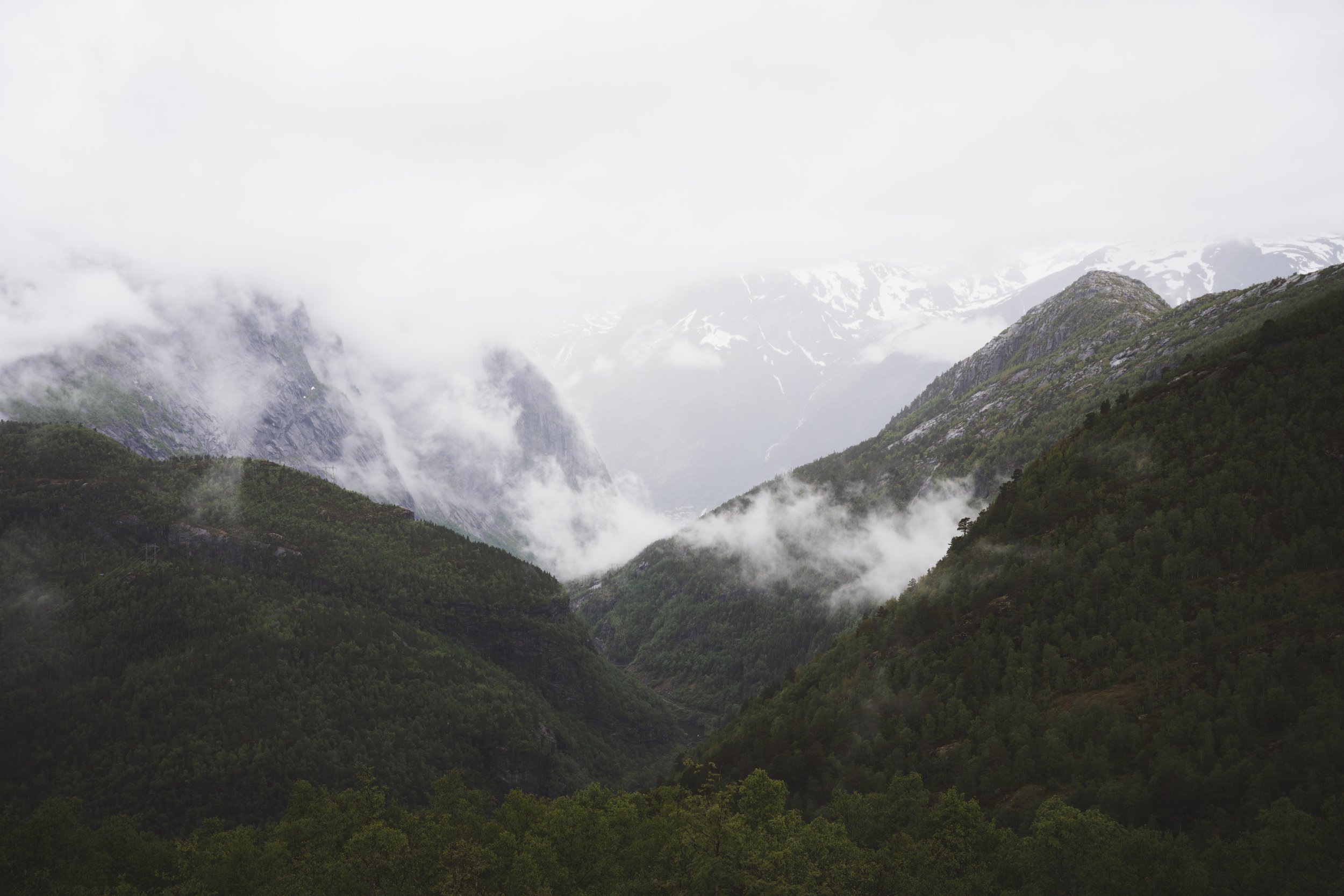 View of the surrounding mountains from P3