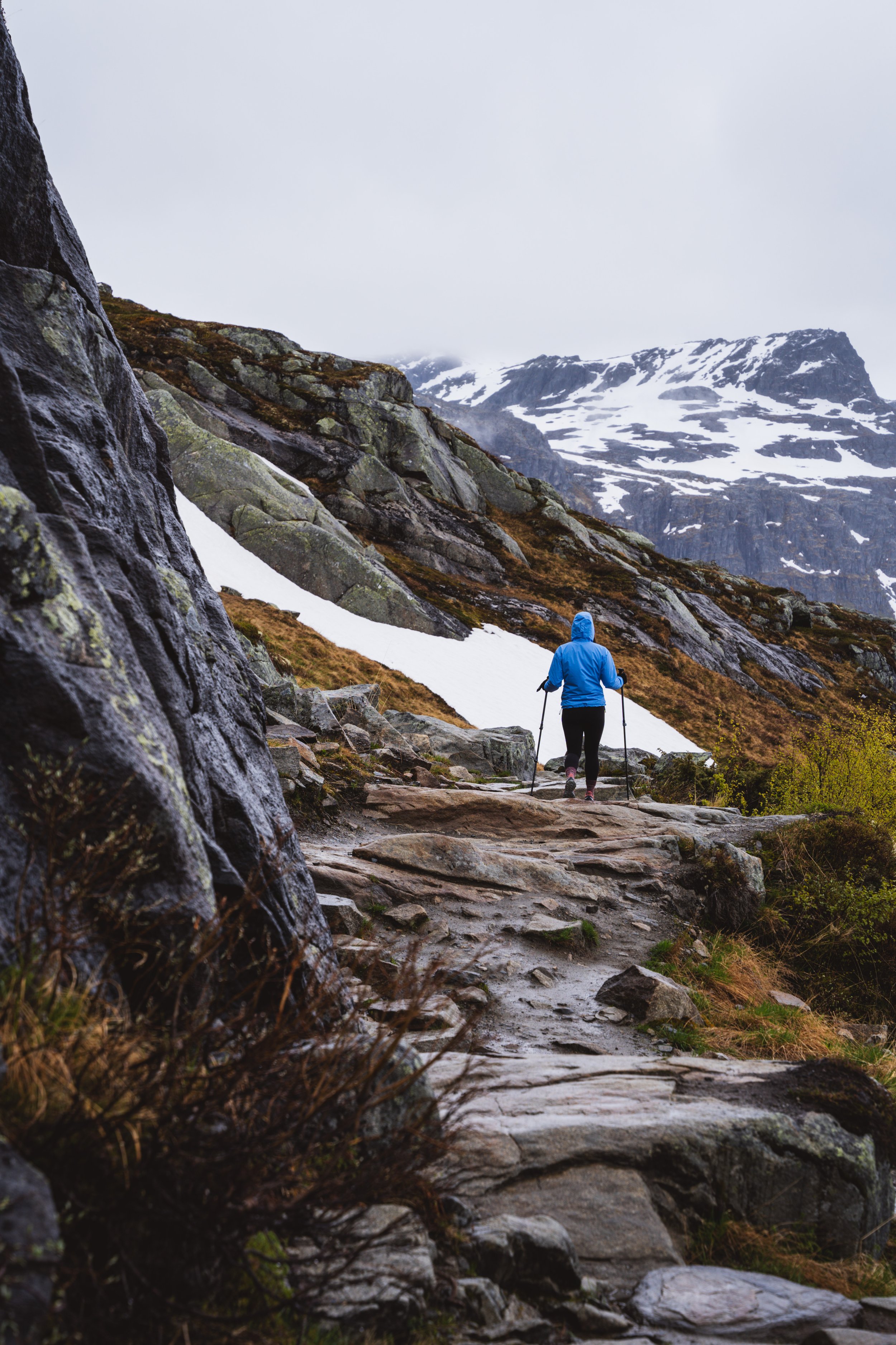 Nearing the ridgeline