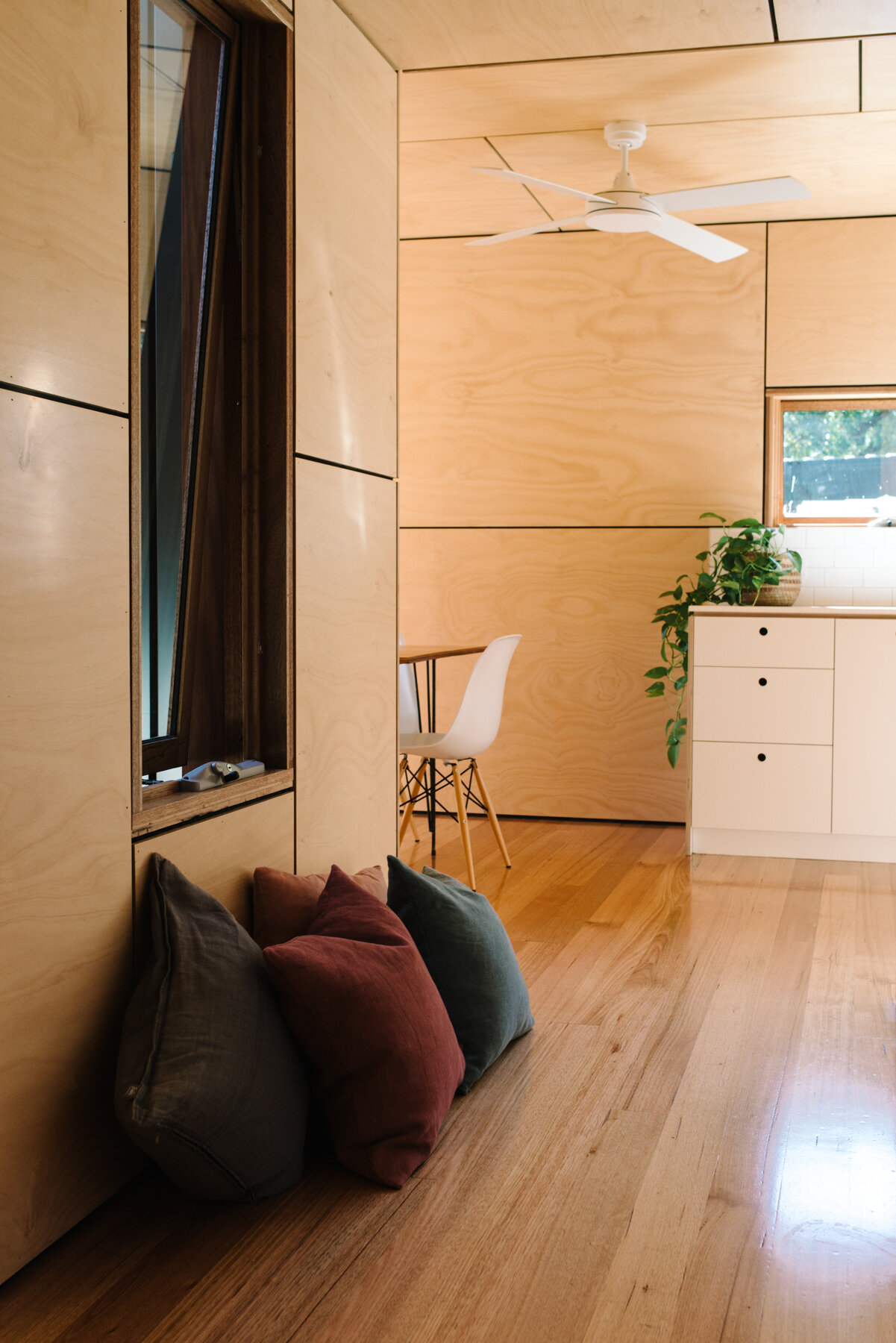 MODHOUSE0061.jpg