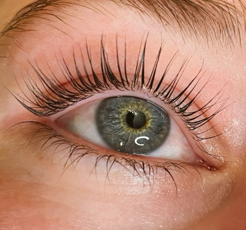 Lashes so lifted, you can fly home! 

We often get asked what&rsquo;s the difference between lash lifts and our lash filler? 
To put it simply, we like to call it a healthy lash lift. After processing the lashes, we smother them with the filler oil w