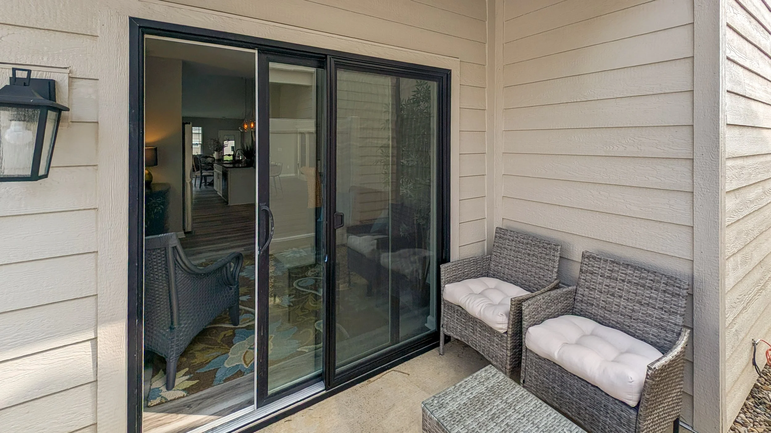 5013 Covered Porch.jpg