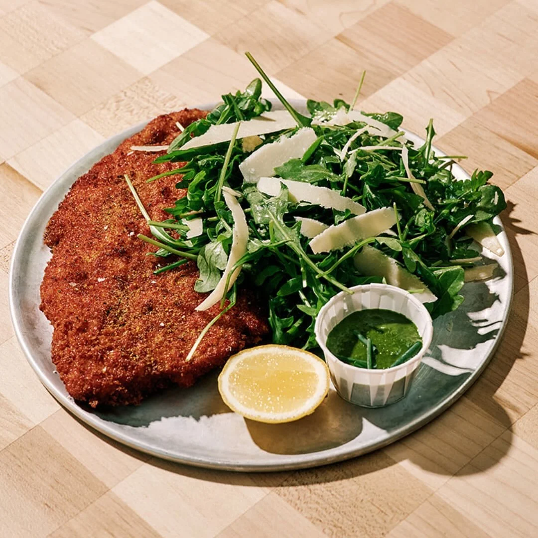 CUTLET PLATE

Chicken cutlet, lemon pepper panko crust, breaded in-house and made to order. Arugula, Grana Padano, herbs, verde sauce, squeeze of lemon.

Available daily at Hyde Park.