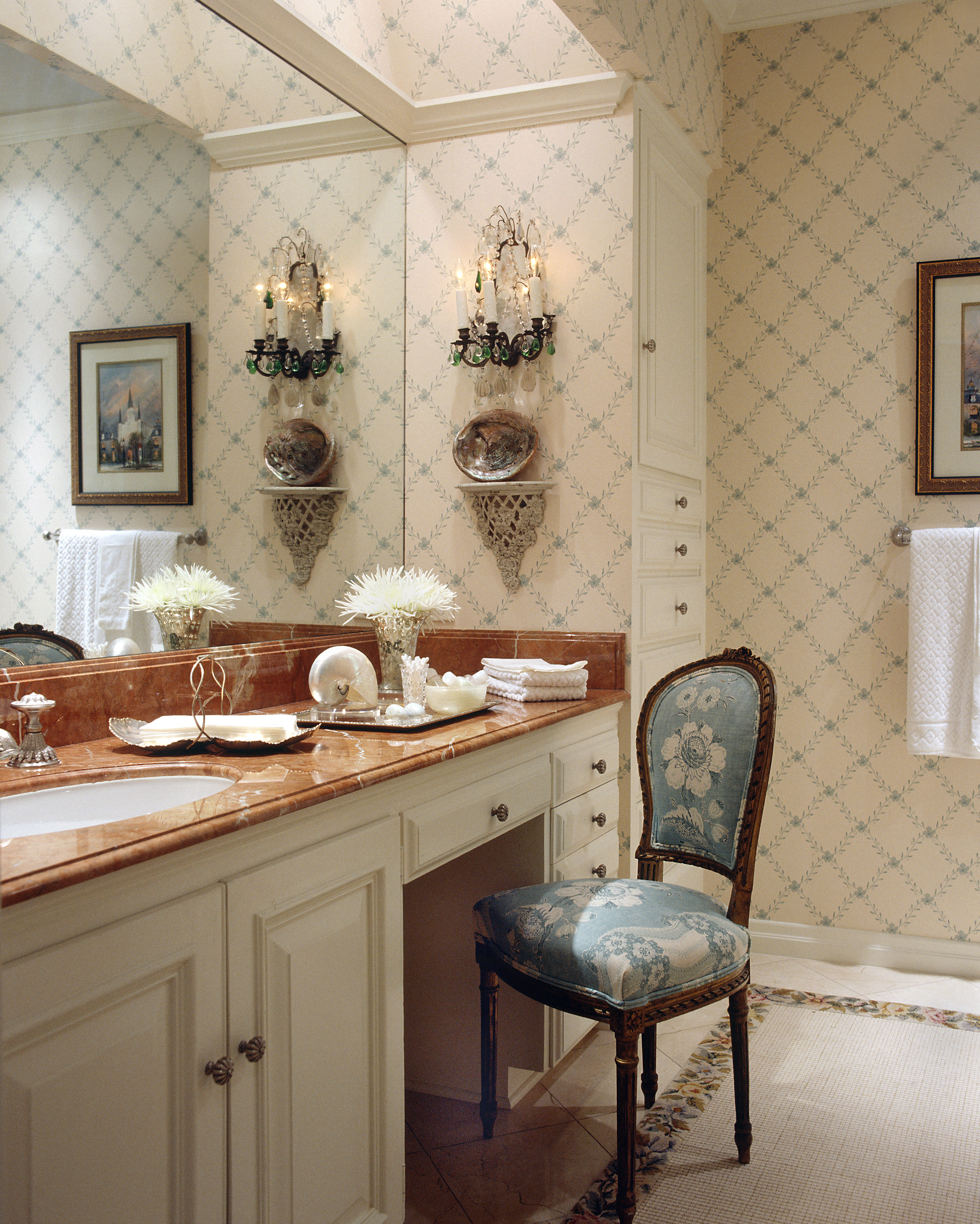 Highland Park Tudor Guest Bath Room