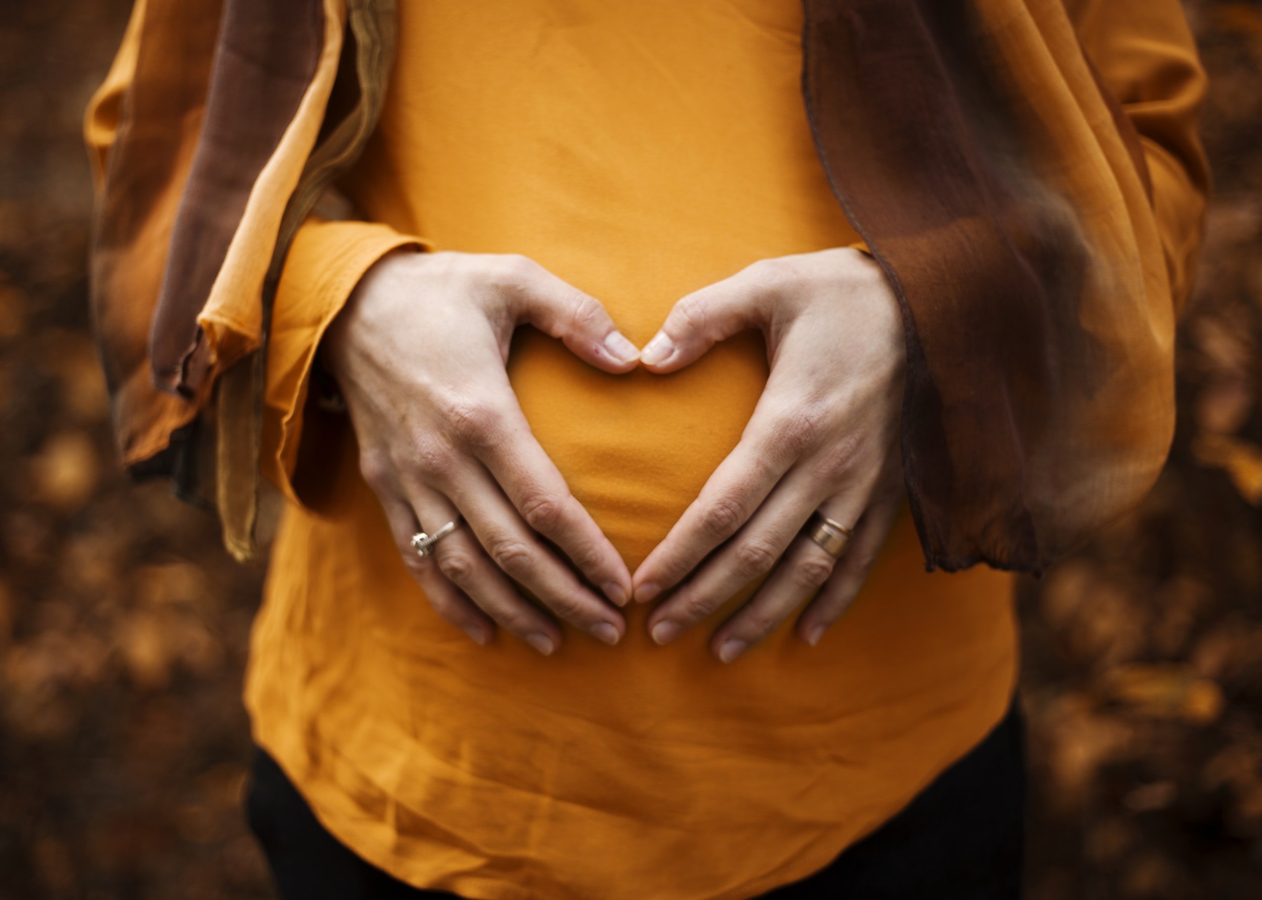 Why do eyelashes shed after pregnancy?