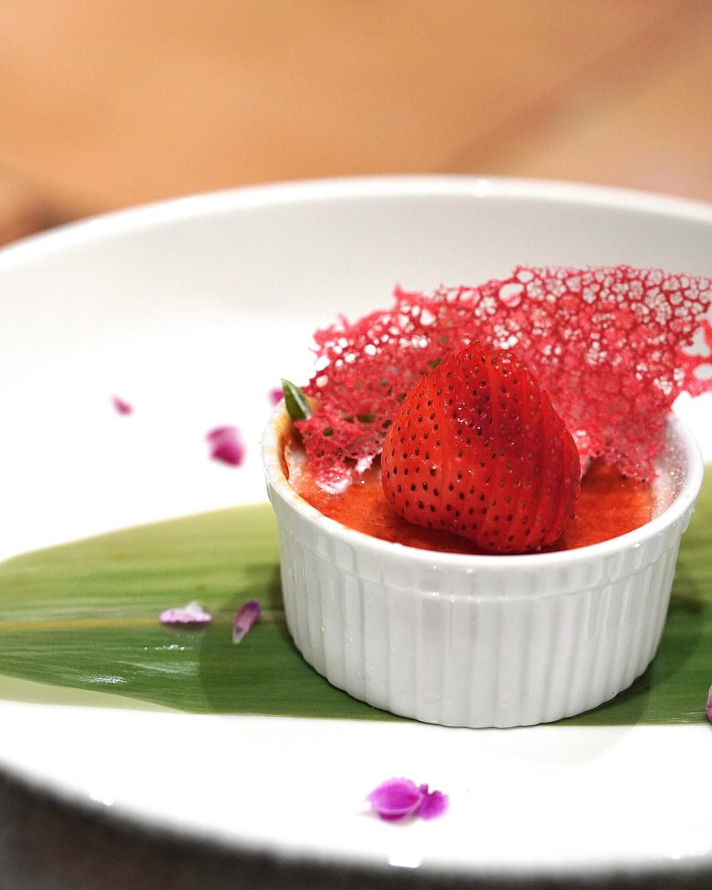 Our special dessert for Valentine&rsquo;s Day: Strawberry Br&ucirc;l&eacute;e - where succulent strawberries meet a delicate caramelized crust. 🍓
We only have last few seats available. Secure your spot now! 💕

📞 0467 888 840
💻 www.takashiya.com.a