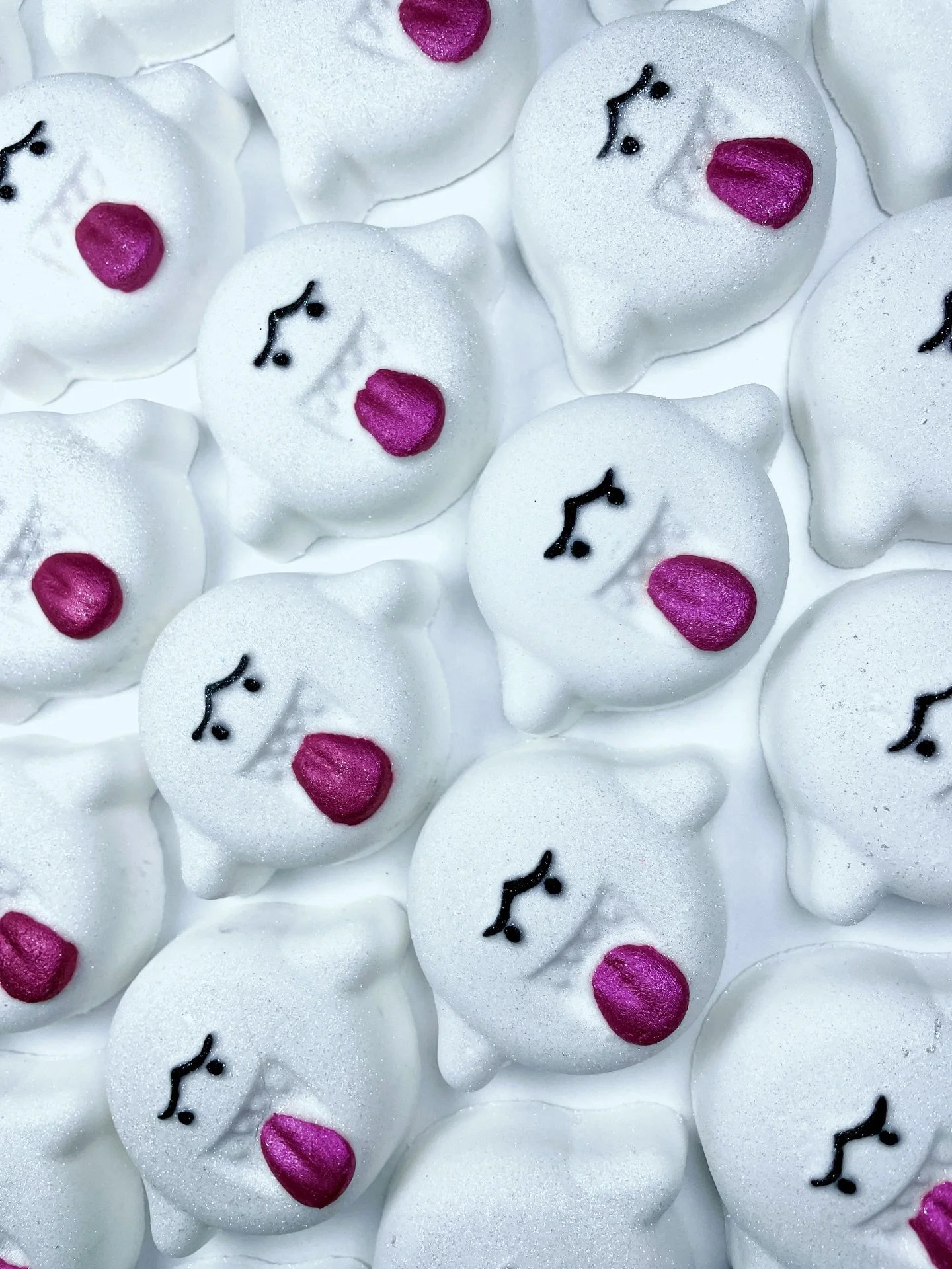 A little something fun is what we are here for 👻✨
Our Mini King Bath Bomb might be small, but it brings BIG personality to your bath 🛁

Drop it in and watch the colour swirl while your skin enjoys a gentle, feel-good soak 💫
Perfect for gifting, tr