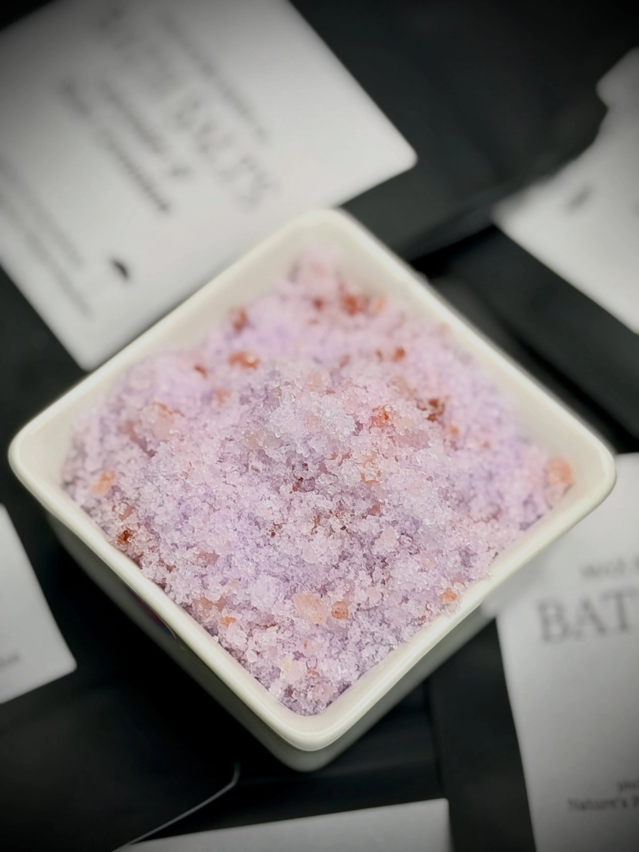 Anyone that knows me knows I&rsquo;m a huge fan of a long salt soak 🛁 I was actually a latecomer to bath salts and I really have @helenchorleyinvestor to thank for that. She used to send me little gifts with bath salts in them and now they&rsquo;ve 