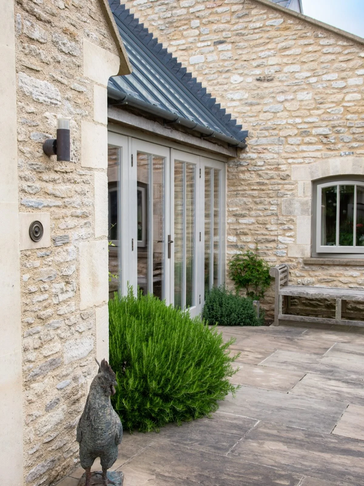 Seeds of new beginnings ✨

Happy Spring Equinox to you all.  My very favourite. 🤍🌱

📷 Cotswolds landscape and garden design project captured by @edieandchalk. 

#springequinox #springequinox2026 #gloucestershirephotographer #cotswoldsphotographer 