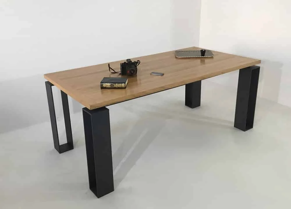 Conception et fabrication de tables sur mesure