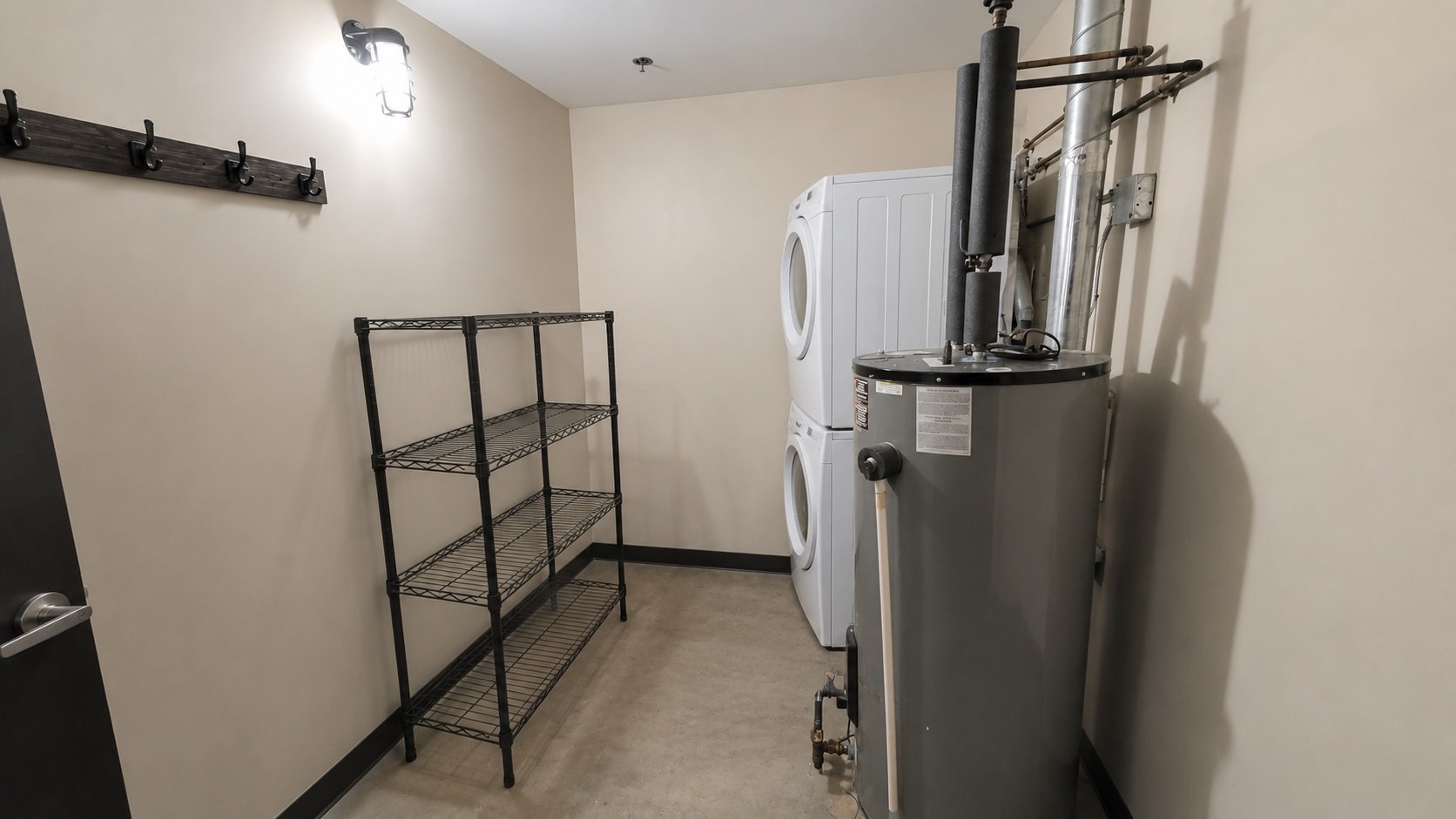 5- Laundry room.jpg