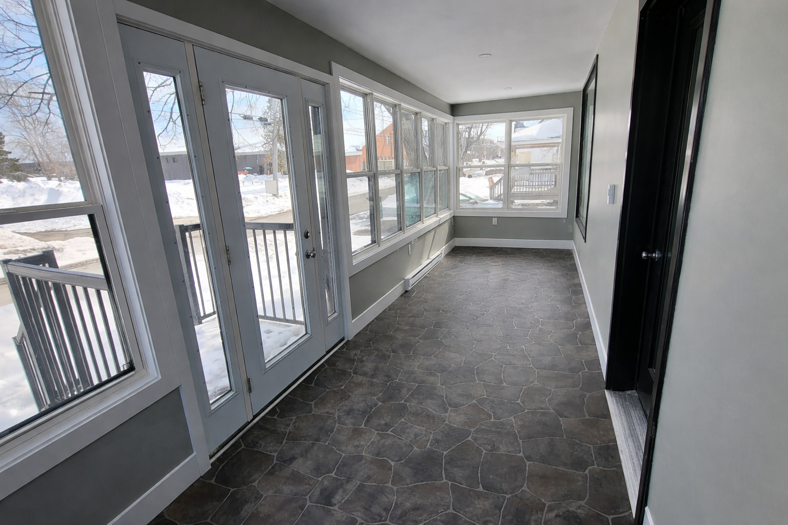 2- Sun room.png