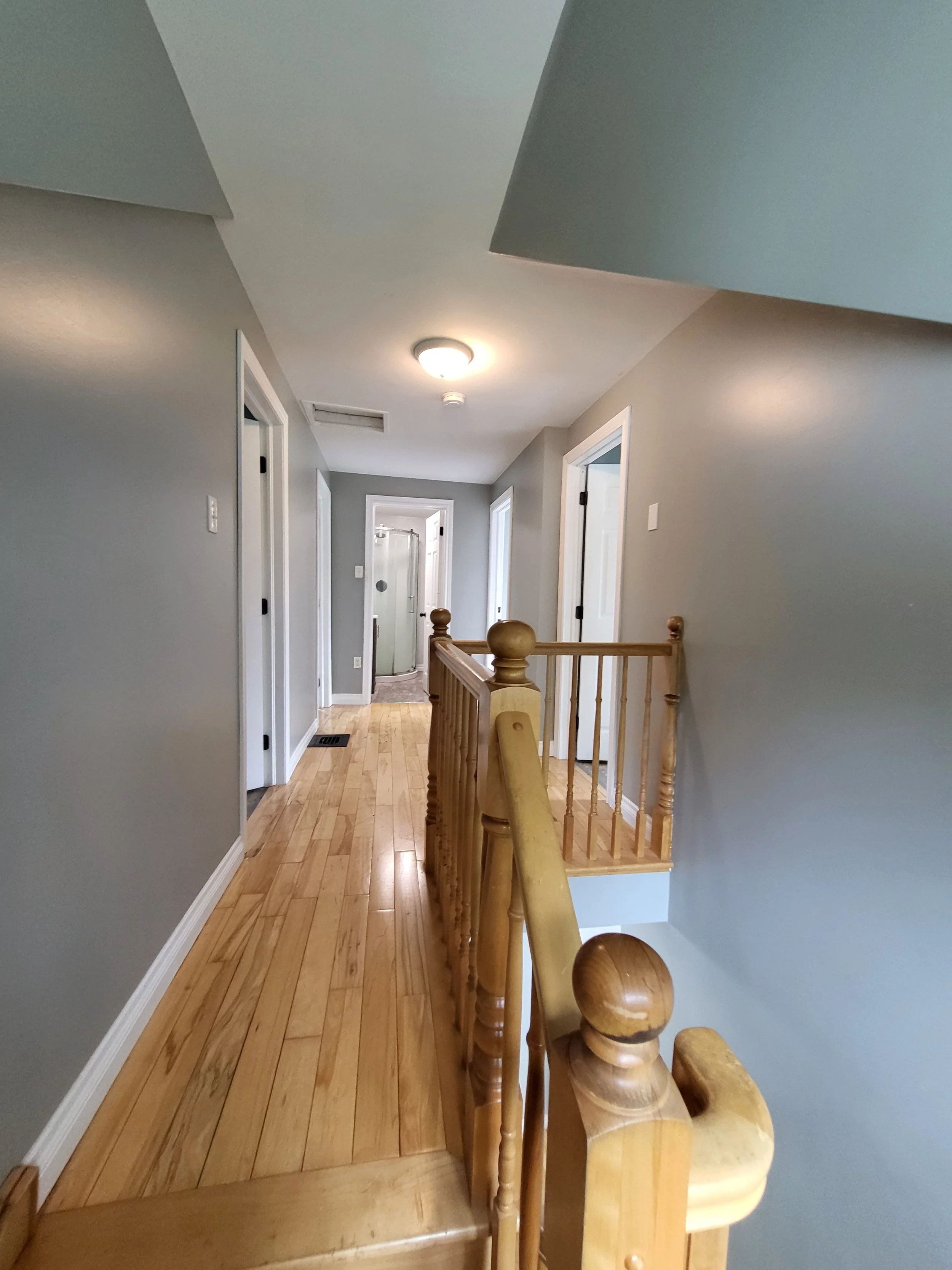 9- Upstairs hallway.jpg