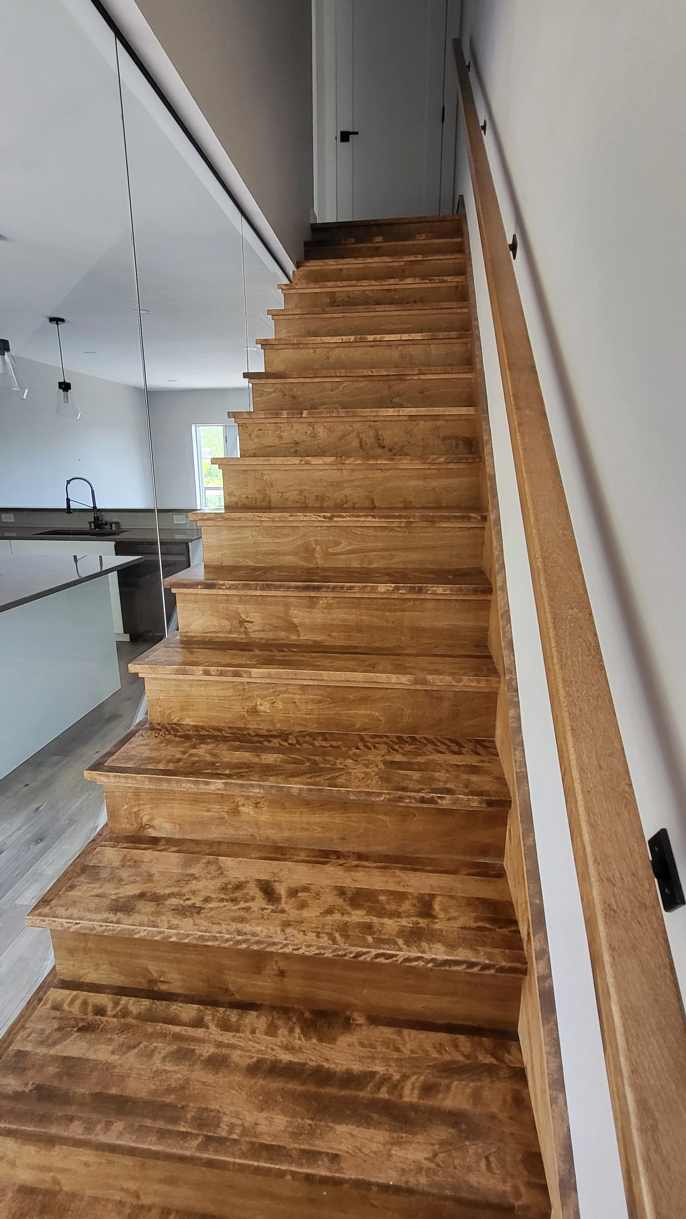 6- Stairway to 2nd fl.jpg