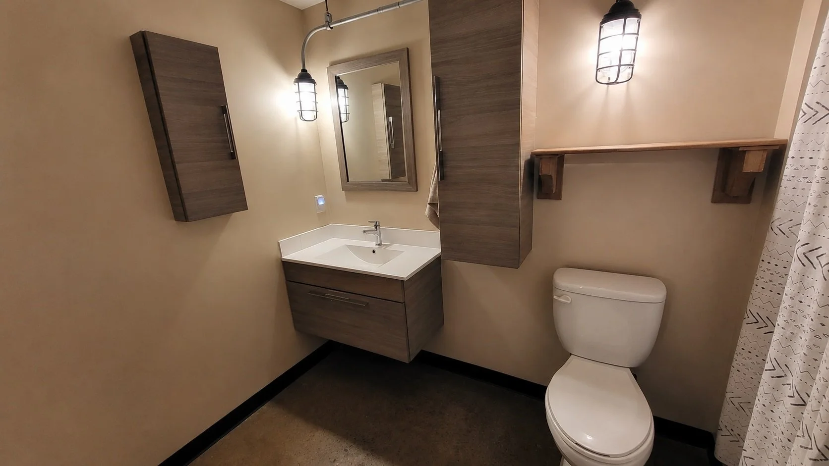 6- Bathroom 1.jpg